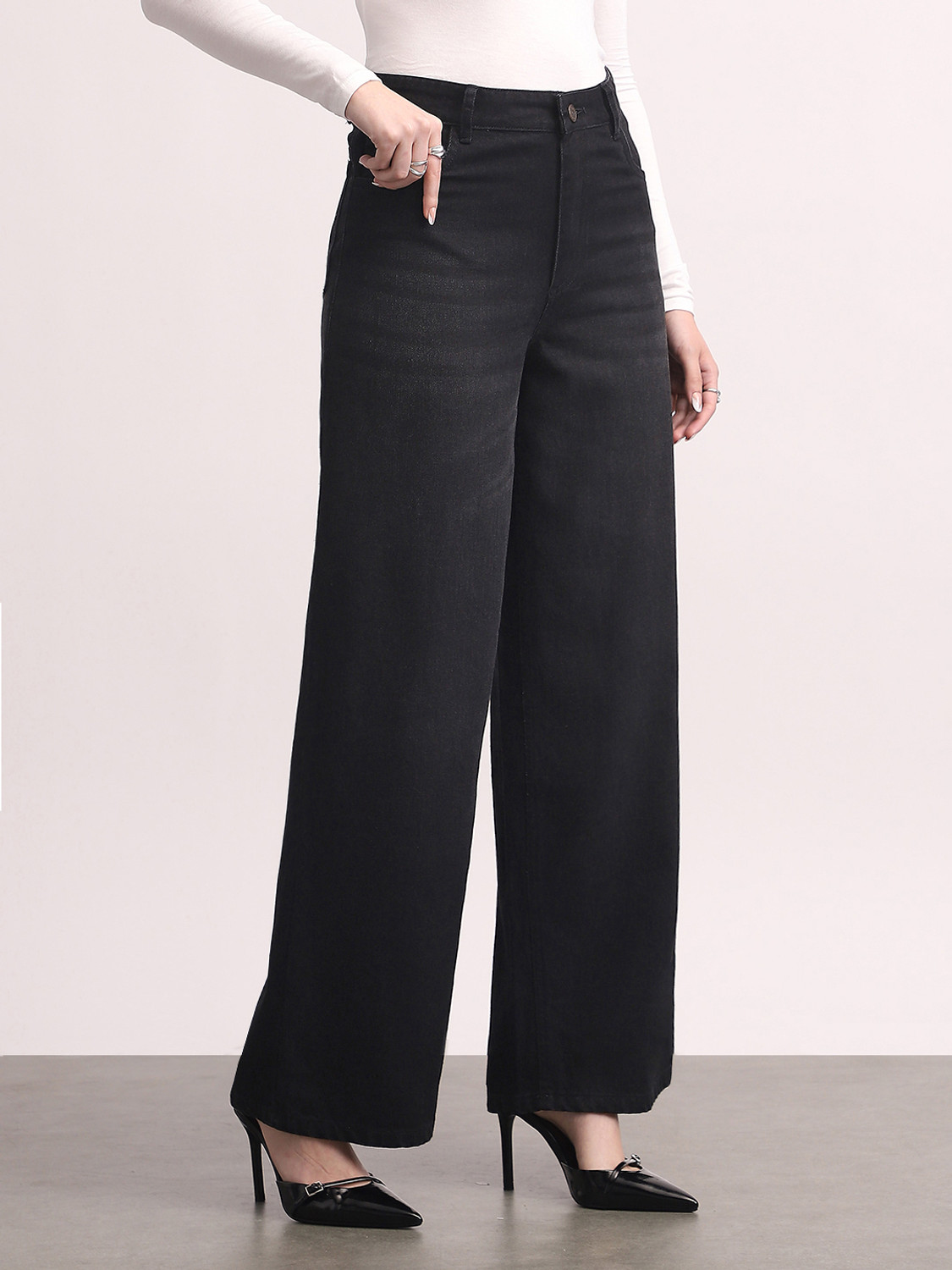 Image of Urbano Fashion Loose Fit Women Black Jeans