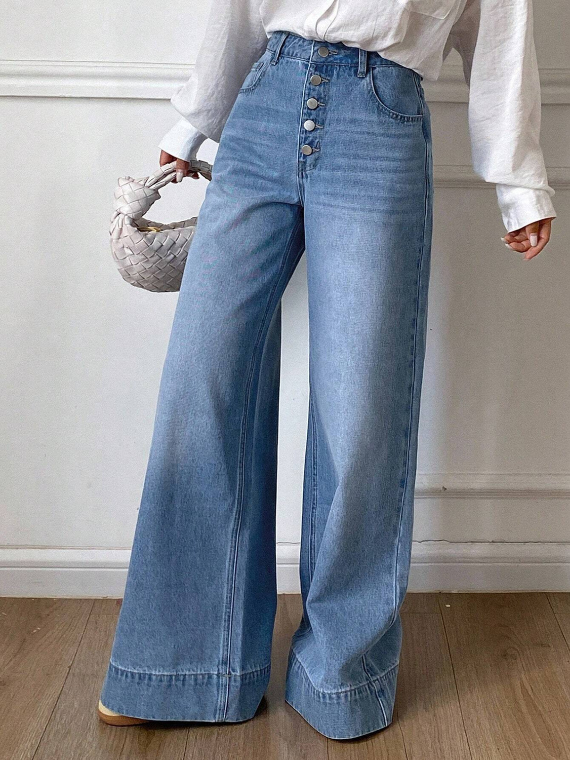 Image of Qeboo Collection Flared Women Light Blue Jeans