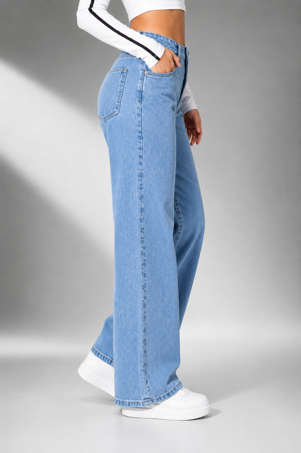 Image of cnw Straight Fit Women Light Blue Jeans