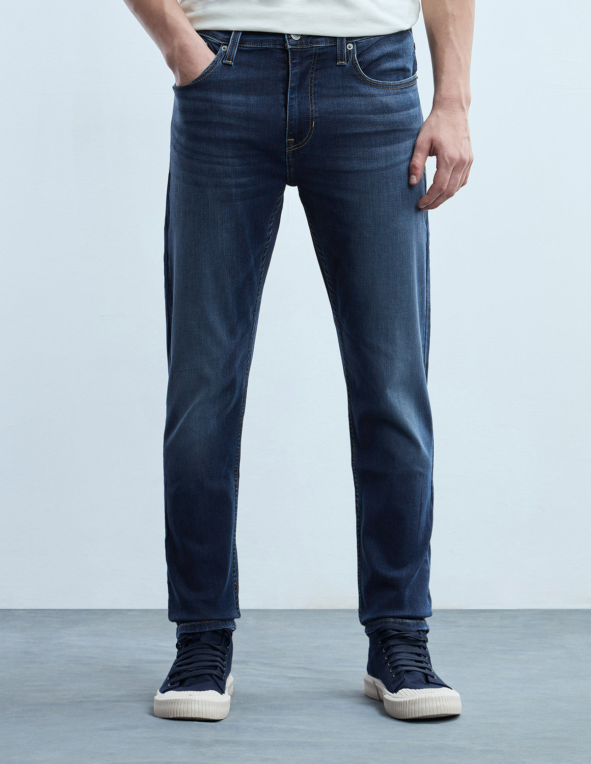 Image of FLYING MACHINE Men Tapered Fit Mid Rise Blue Jeans