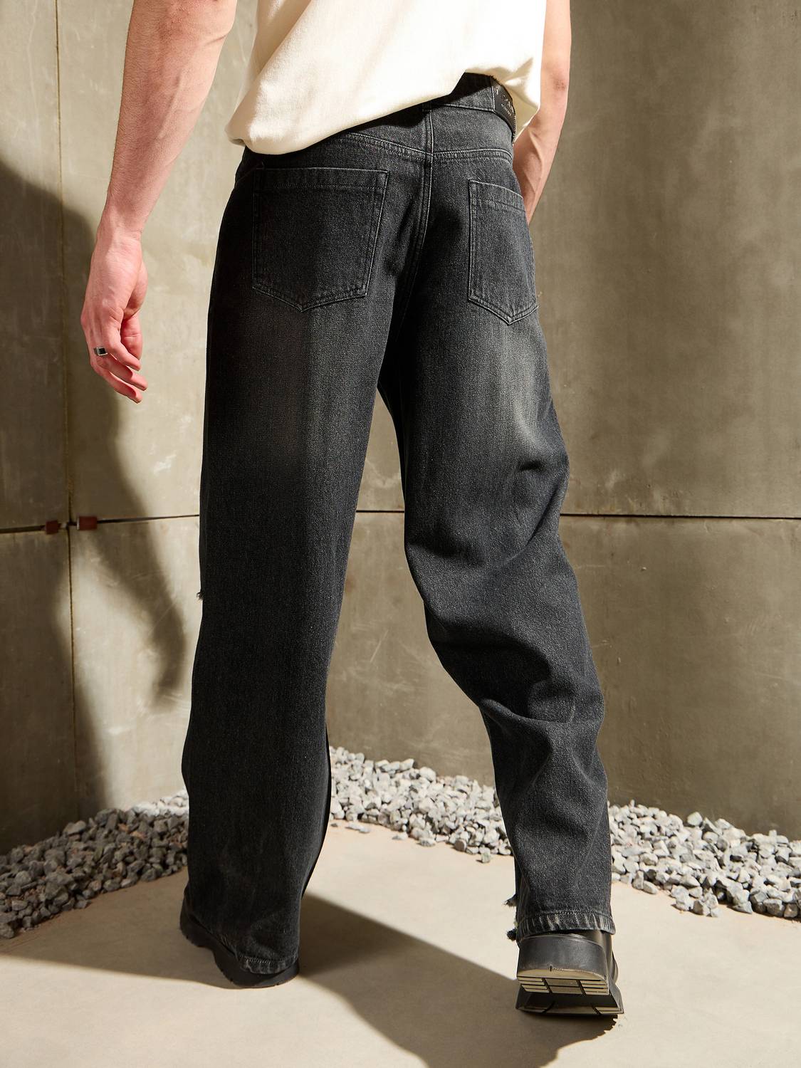 MASCLN SASSAFRAS Loose Fit Men Black Jeans - Image 5