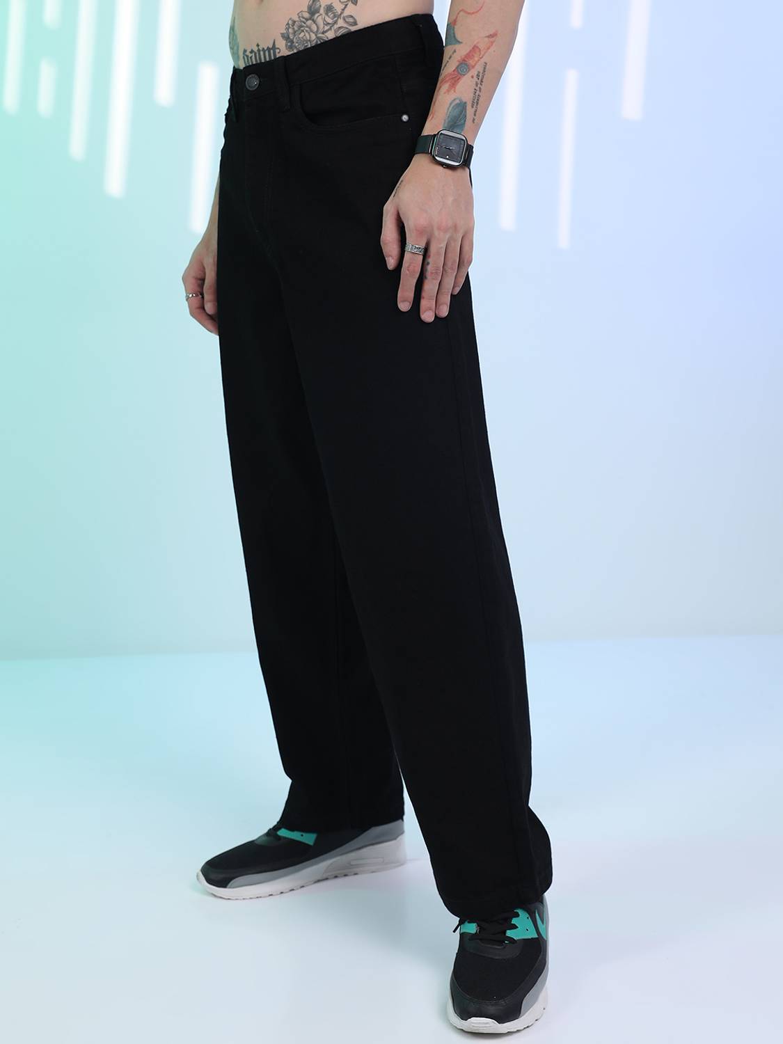 HIGHLANDER Loose Fit Black Jeans - Image 4