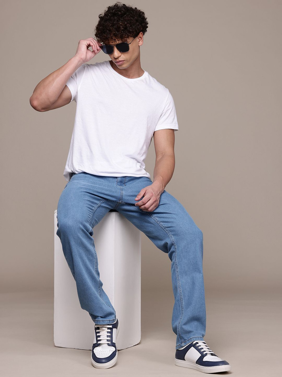 Image of Roadster Relaxed Fit Men Blue Jeans