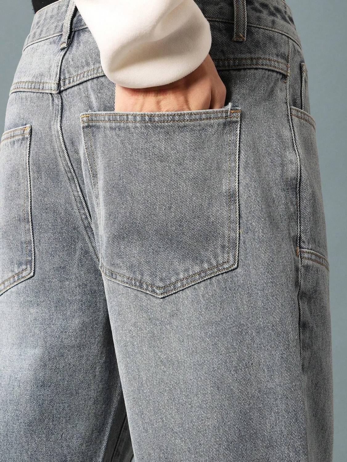 Leriya Men Grey Relaxed Fit Jeans - Image 4