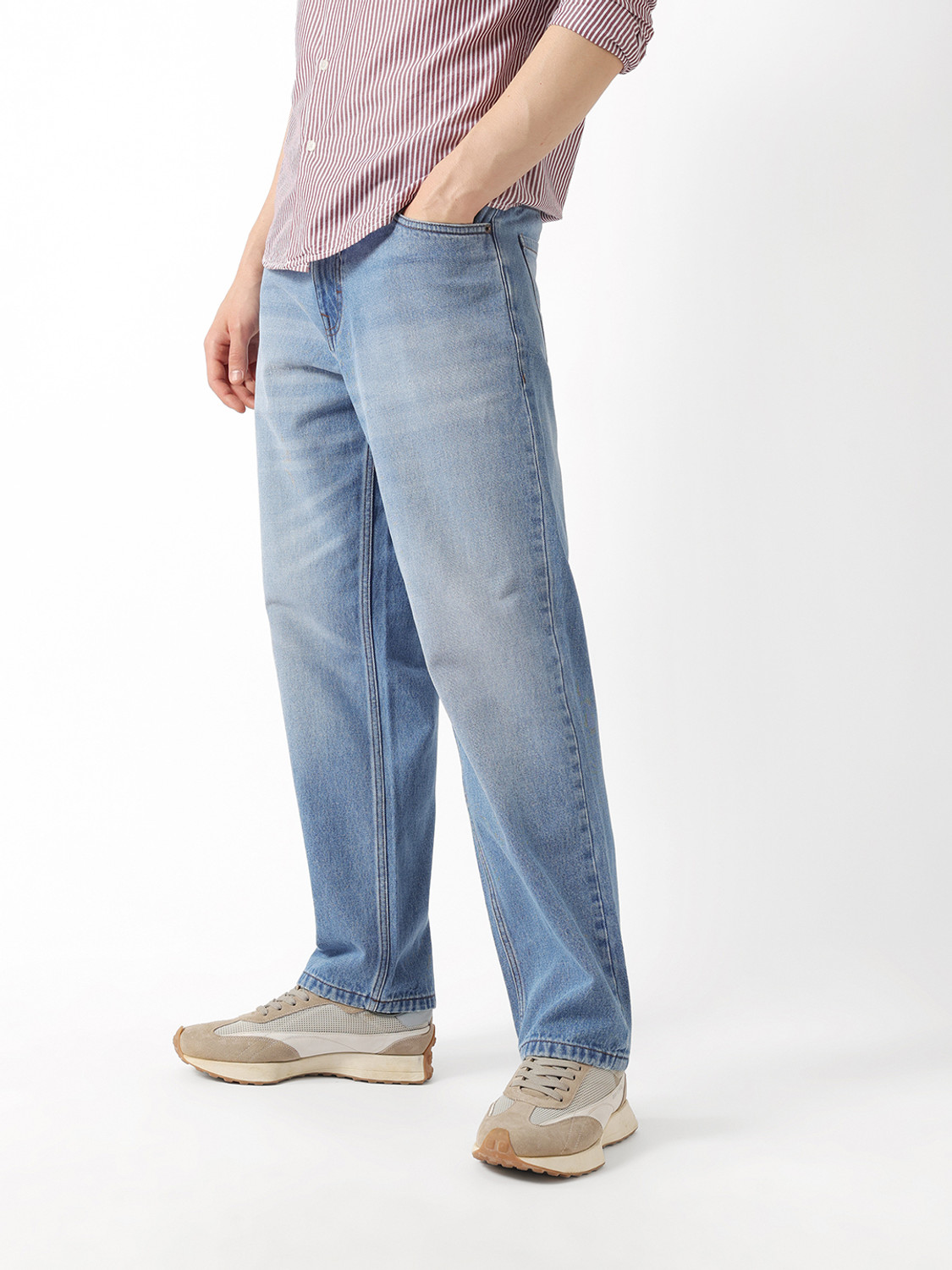 Image of THE BEAR HOUSE Relaxed Fit Men Blue Jeans