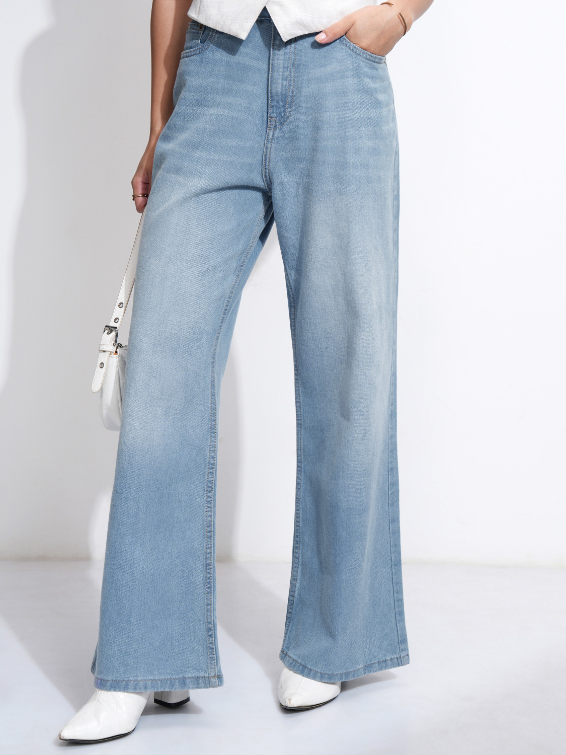 Image of Tokyo Talkies Regular Women Light Blue Jeans