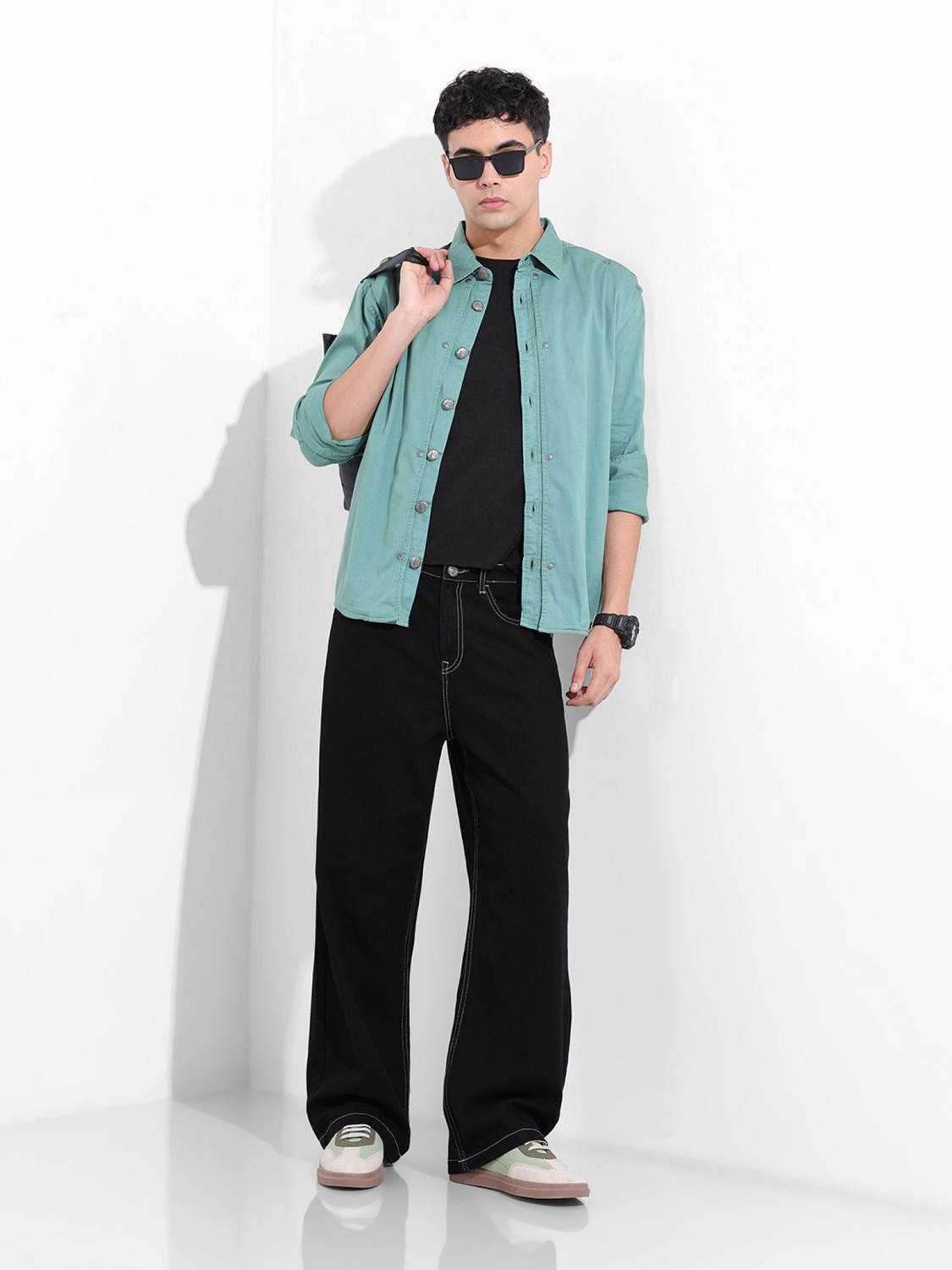 Image of The Indian Garage Co. Relaxed Fit Men Black Jeans