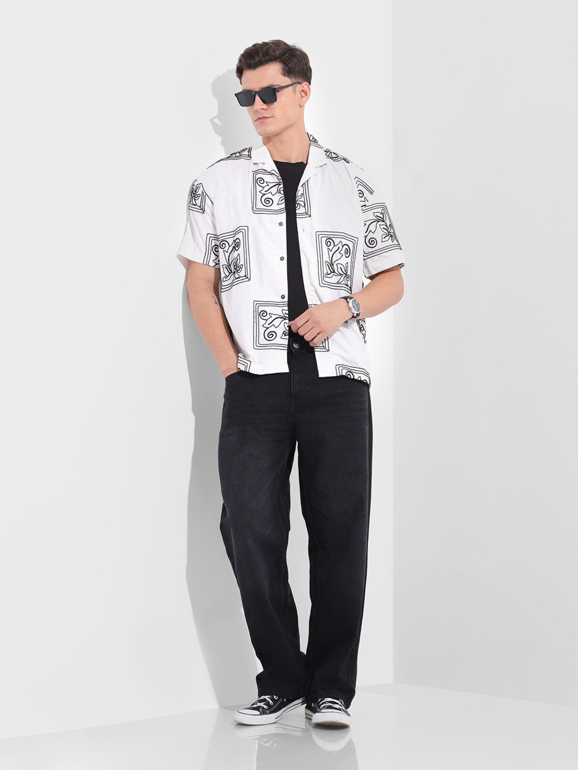 Image of The Indian Garage Co. Relaxed Fit Men Black Jeans