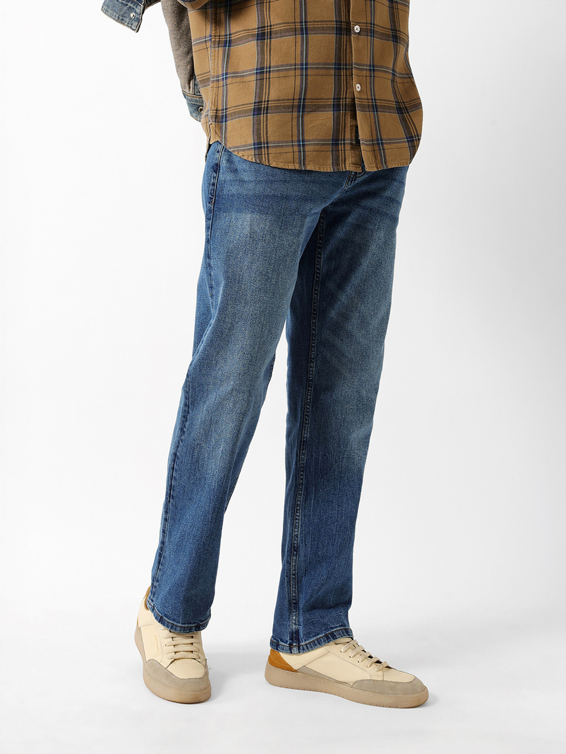 Image of THE BEAR HOUSE Straight Fit Men Blue Jeans