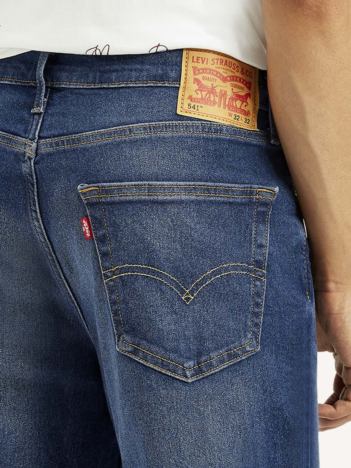 Image of LEVI'S Tapered Fit Men Blue Jeans