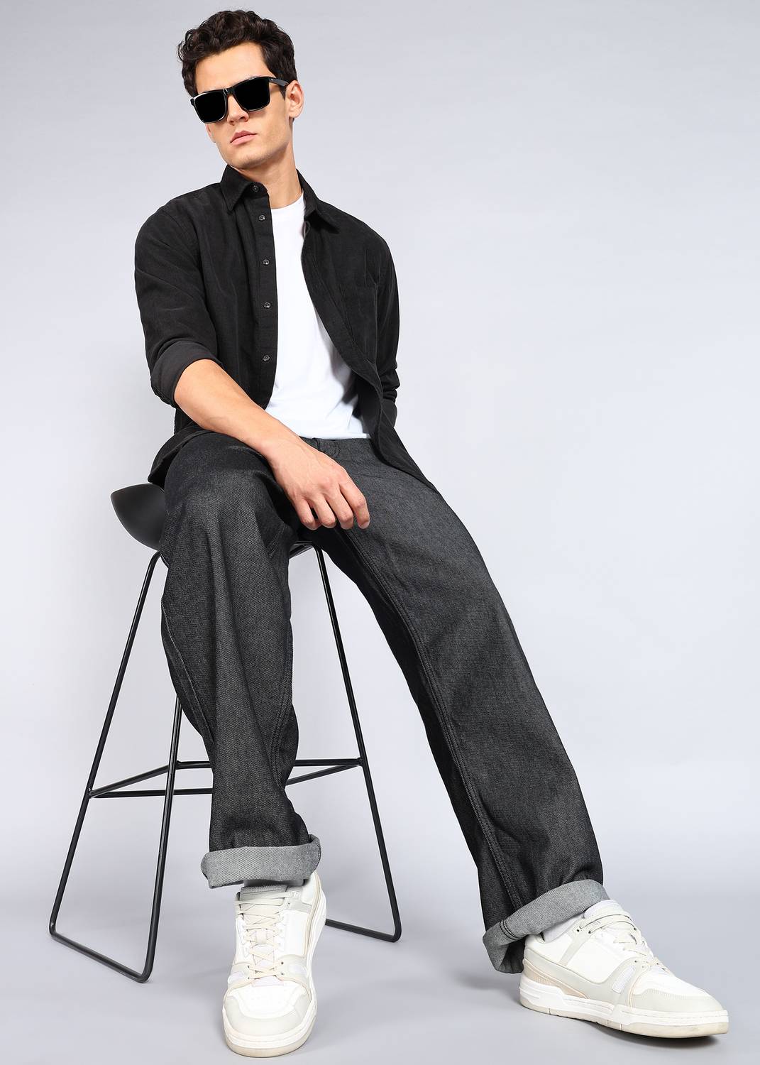 LEVI'S Loose Fit Black Jeans - Image 2