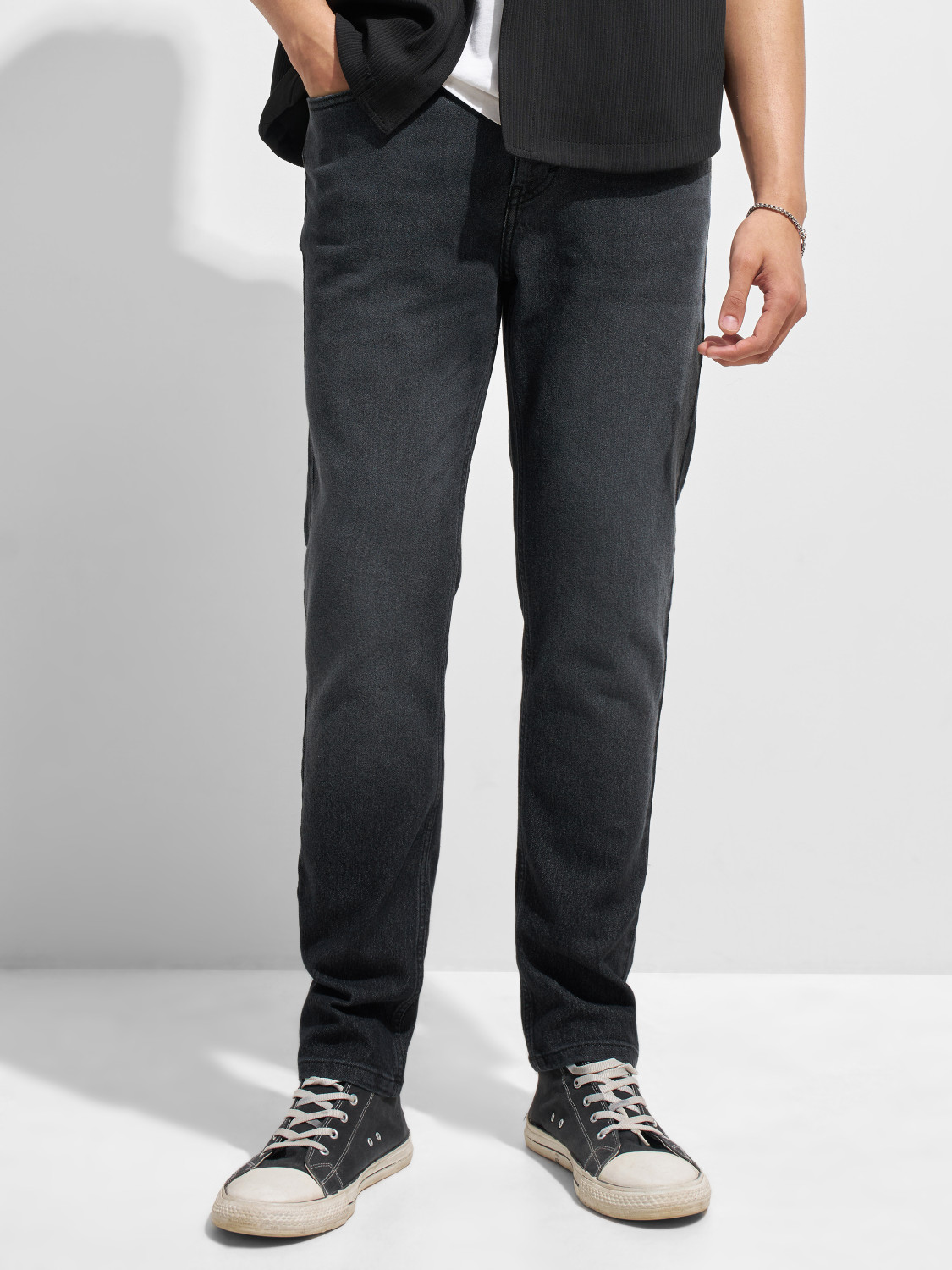 Image of HIGHLANDER Men Slim Mid Rise Black Jeans
