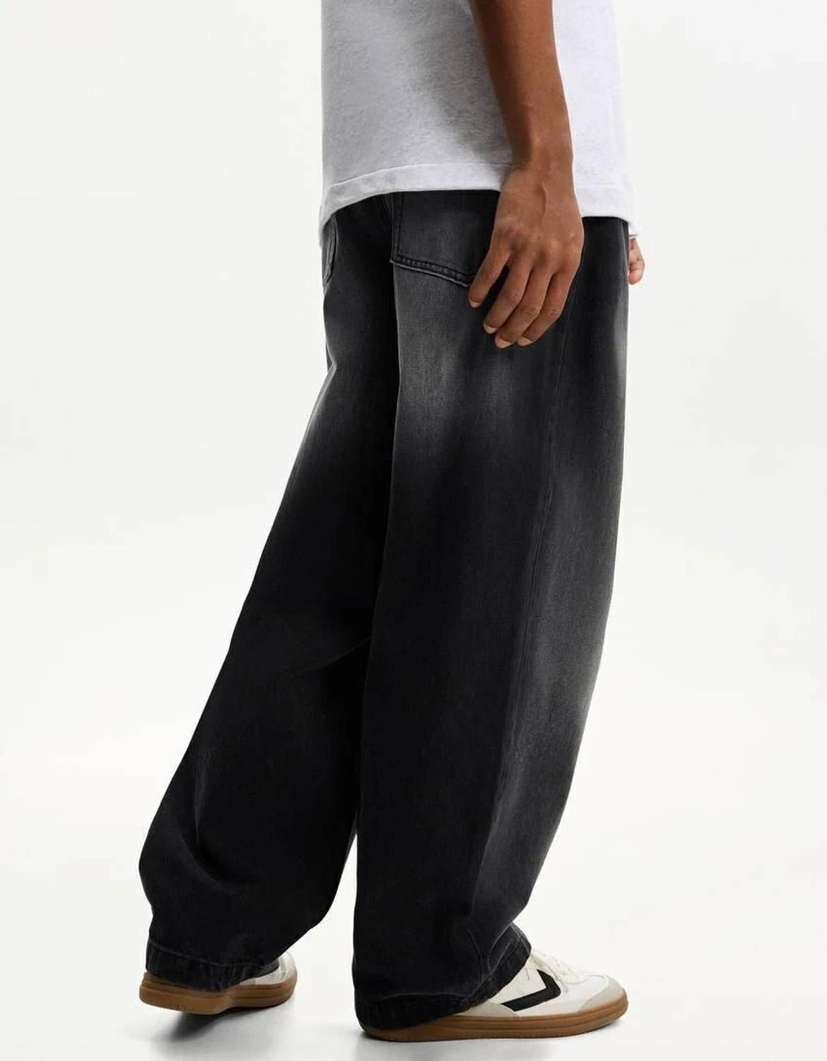 Yagan Baggy Fit Black Jeans - Image 2