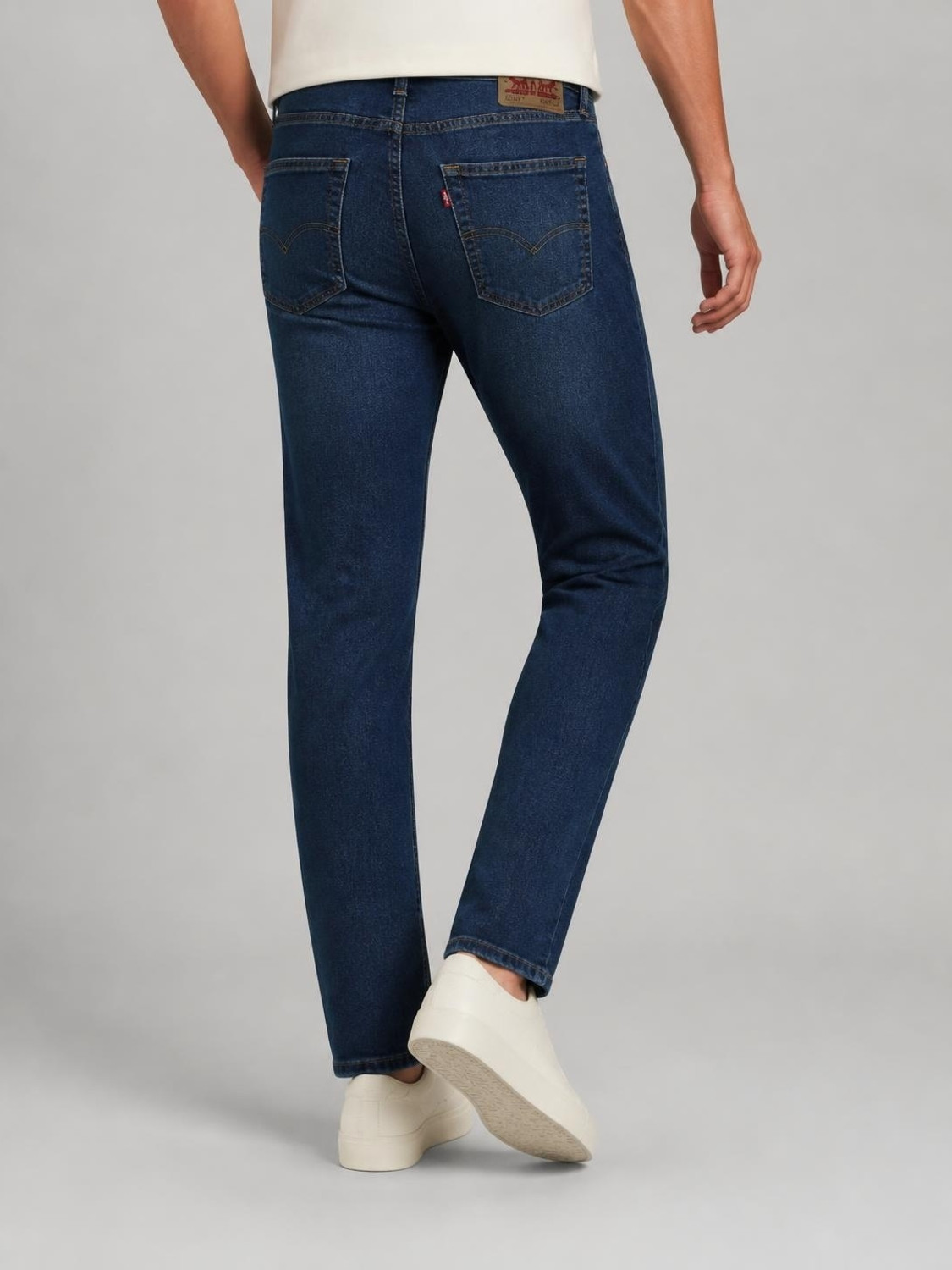 Image of LEVI'S Men Tapered Fit Mid Rise Blue Jeans