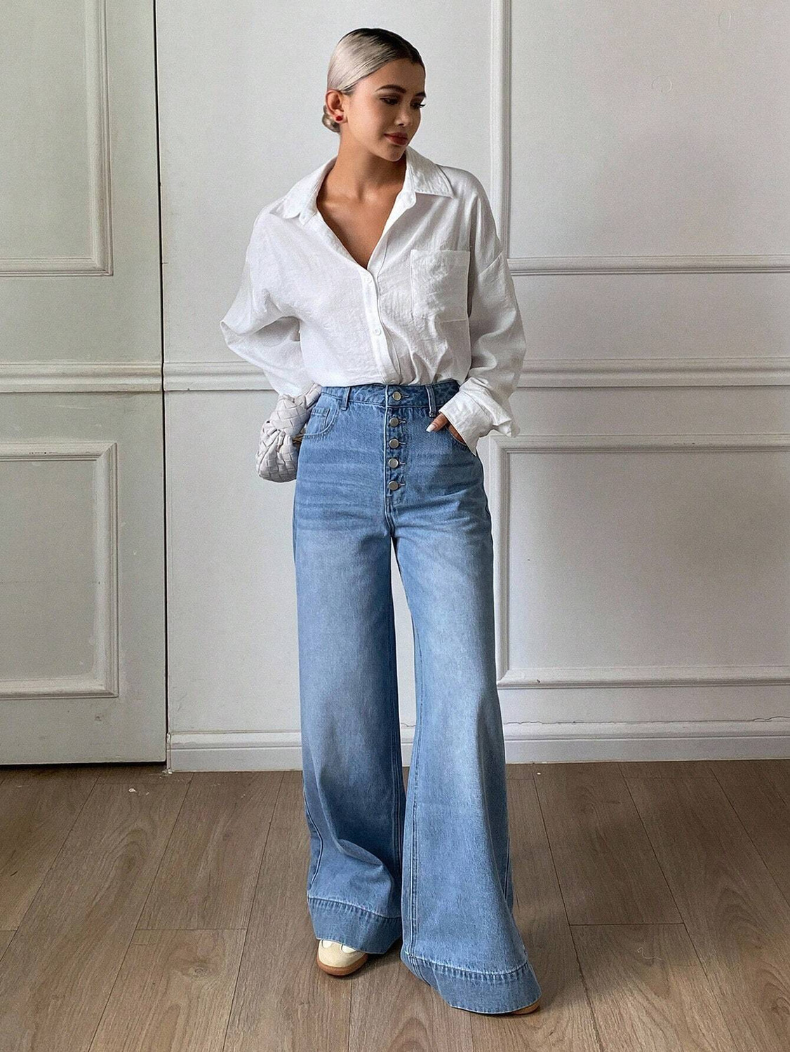 Image of Qeboo Collection Flared Women Light Blue Jeans