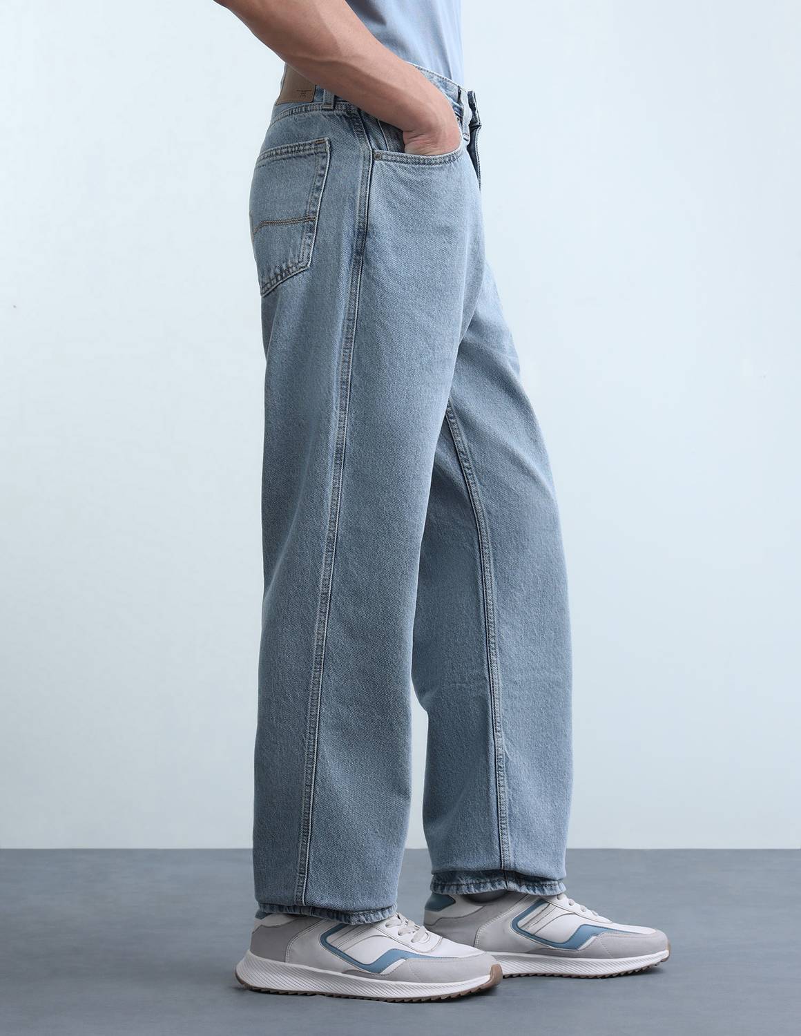 FLYING MACHINE Loose Fit Blue Jeans - Image 2