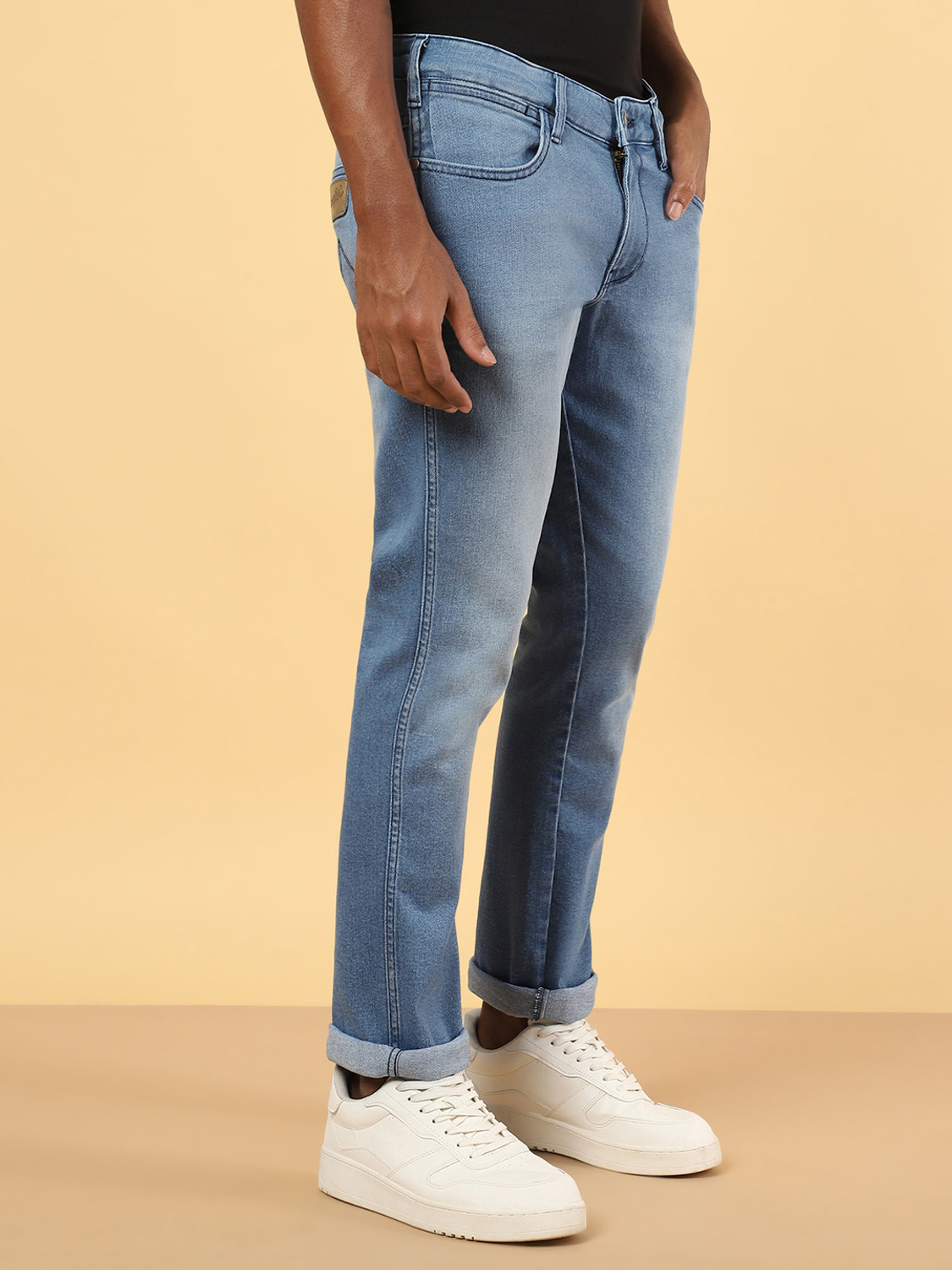 Image of Wrangler Slim Men Light Blue Jeans