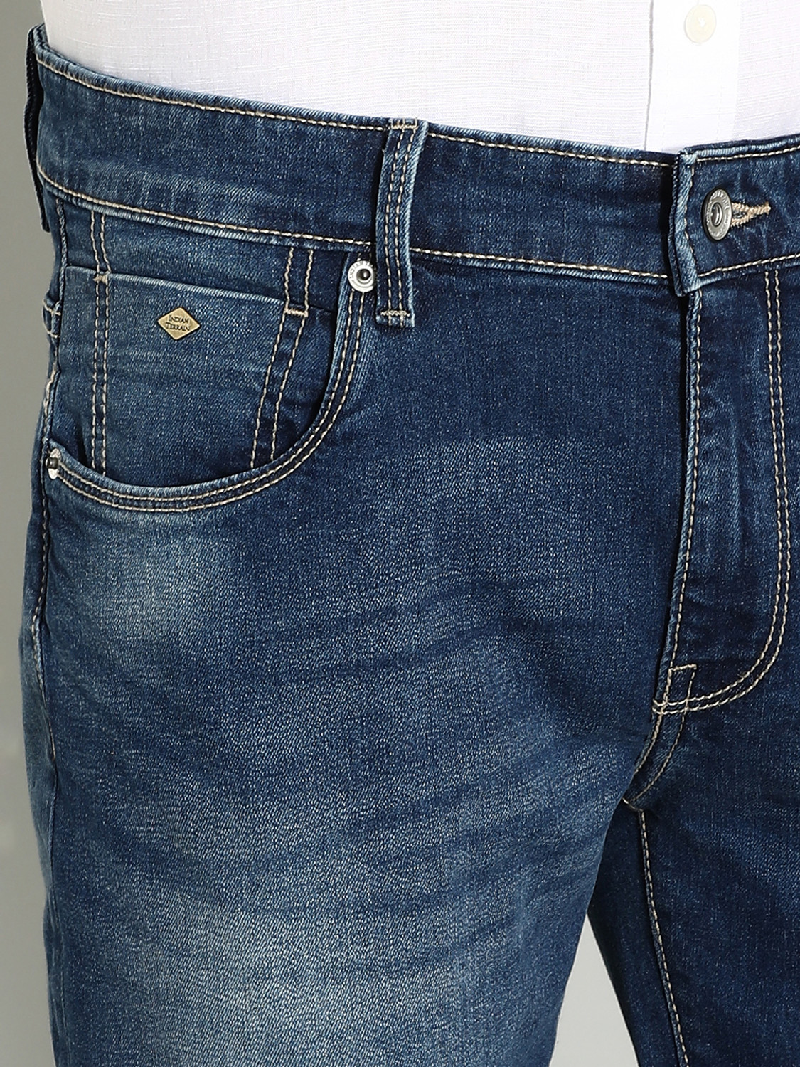 Image of INDIAN TERRAIN Tapered Fit Men Blue Jeans