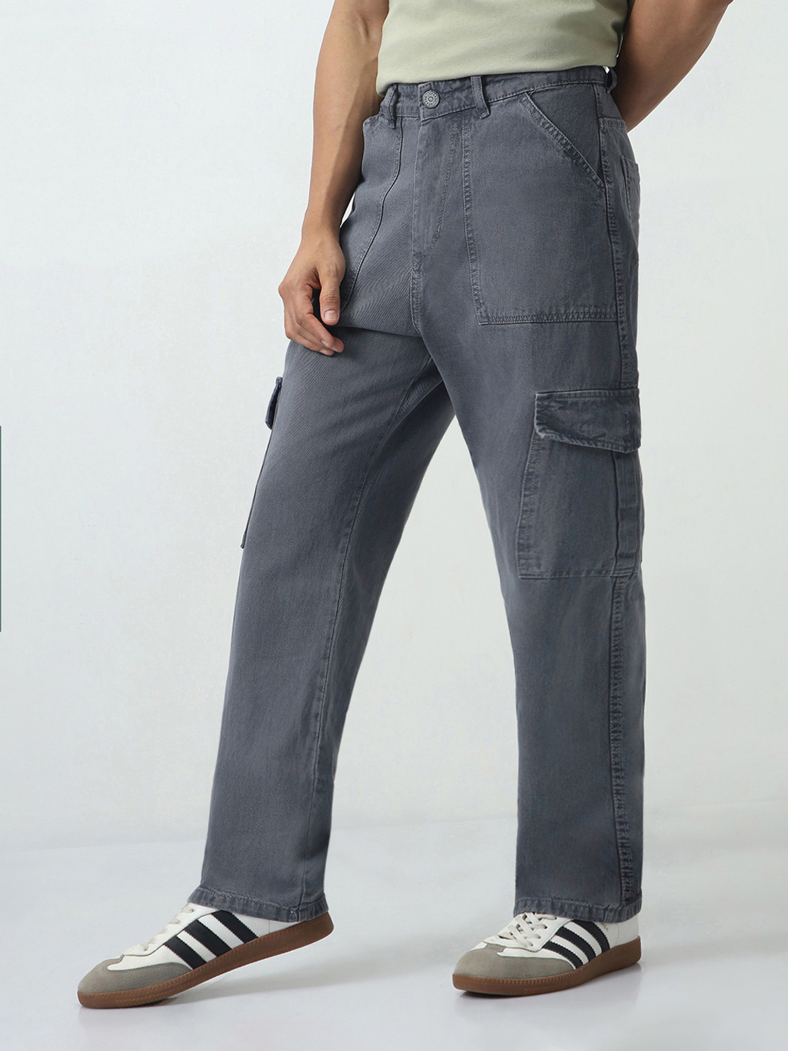 Image of Urbano Fashion . Loose Fit Men Grey Jeans