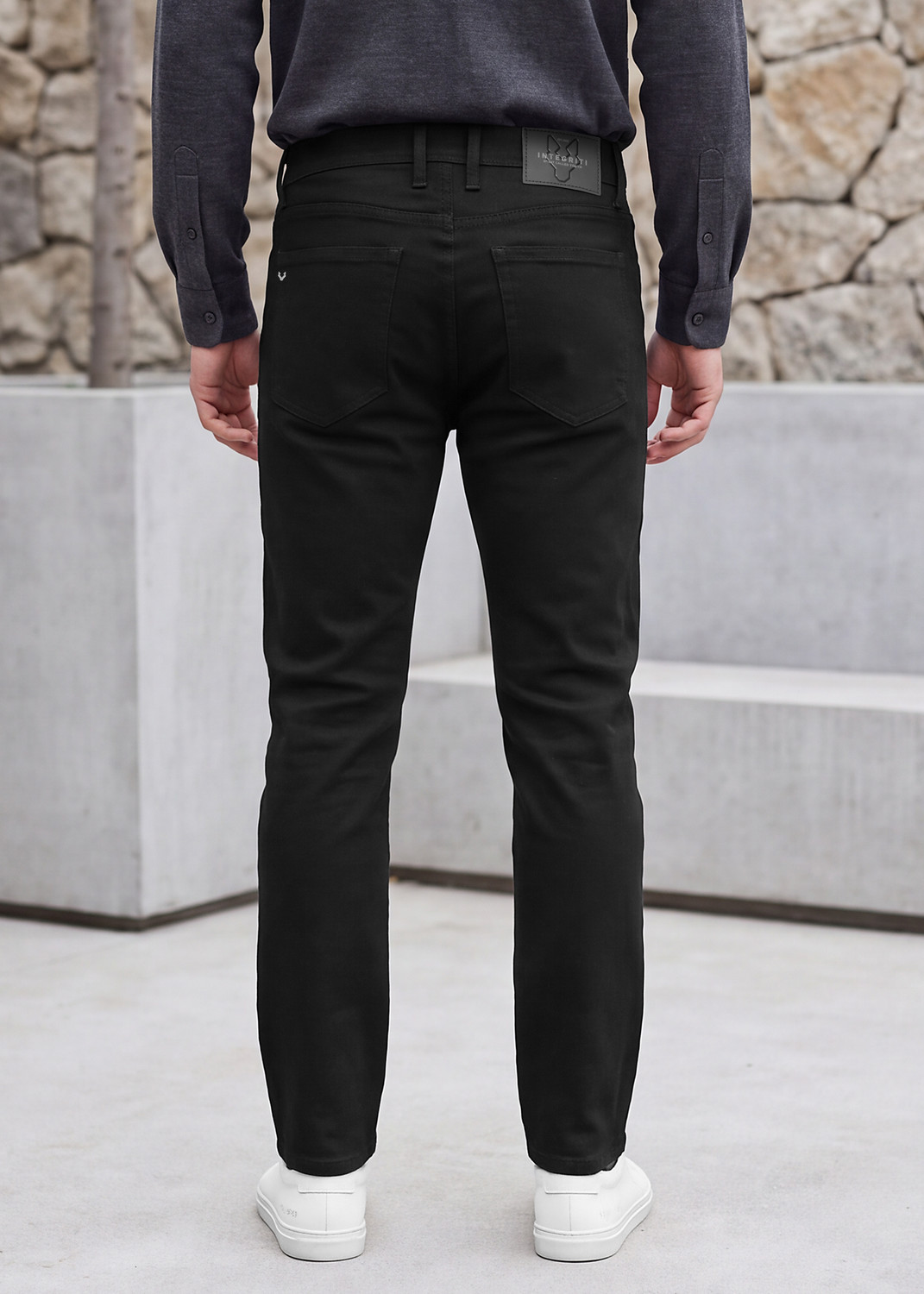 Image of INTEGRITI Men Straight Fit Mid Rise Black Jeans