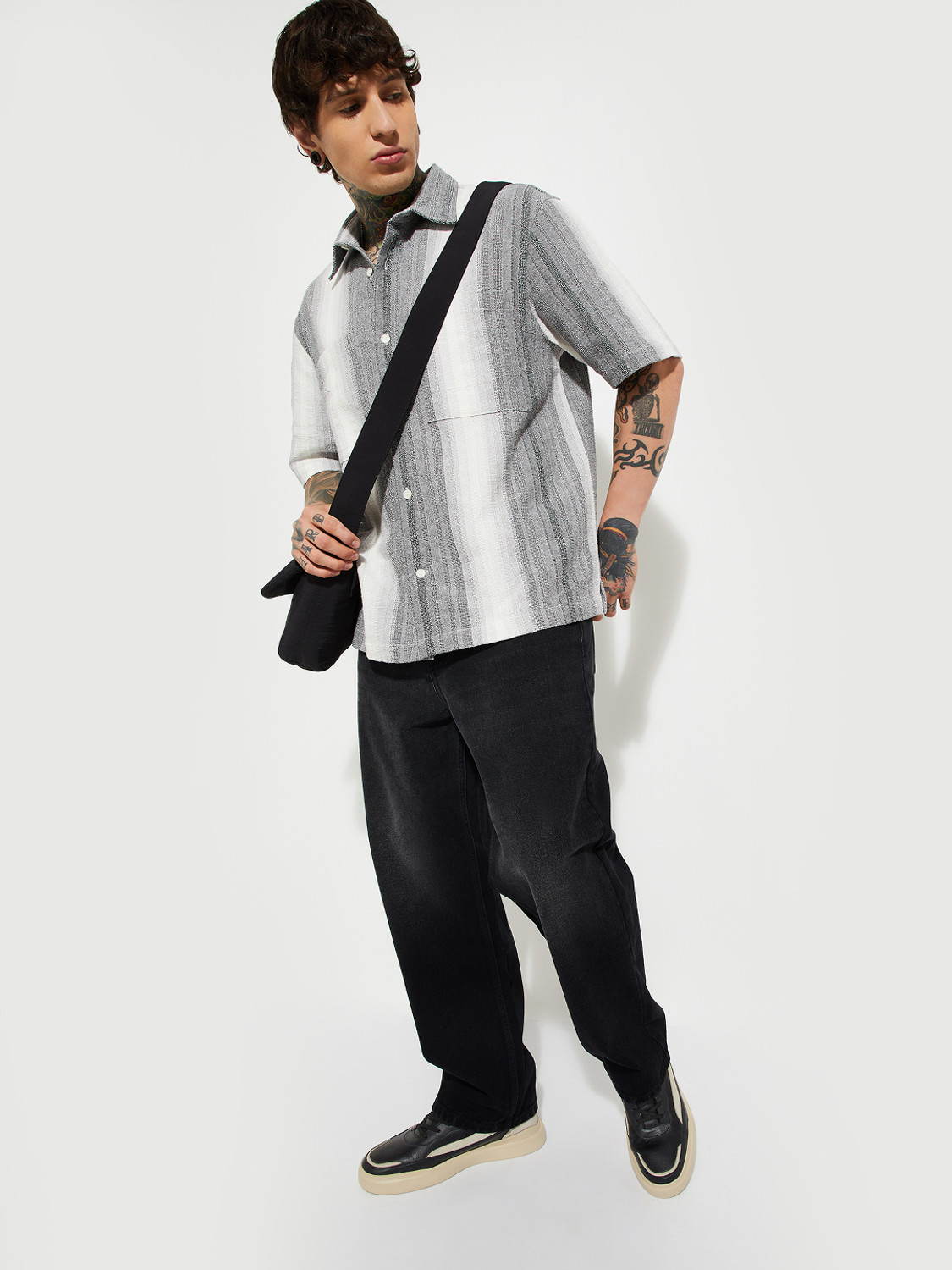 Image of MAX Regular Men Black Jeans