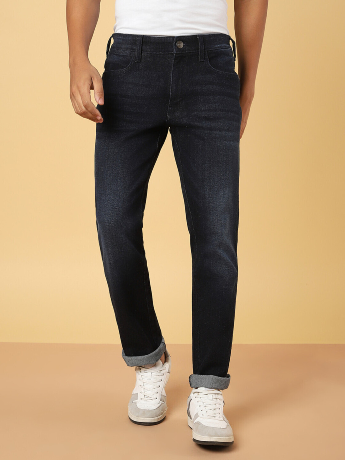 Image of Wrangler Men Regular Mid Rise Blue Jeans