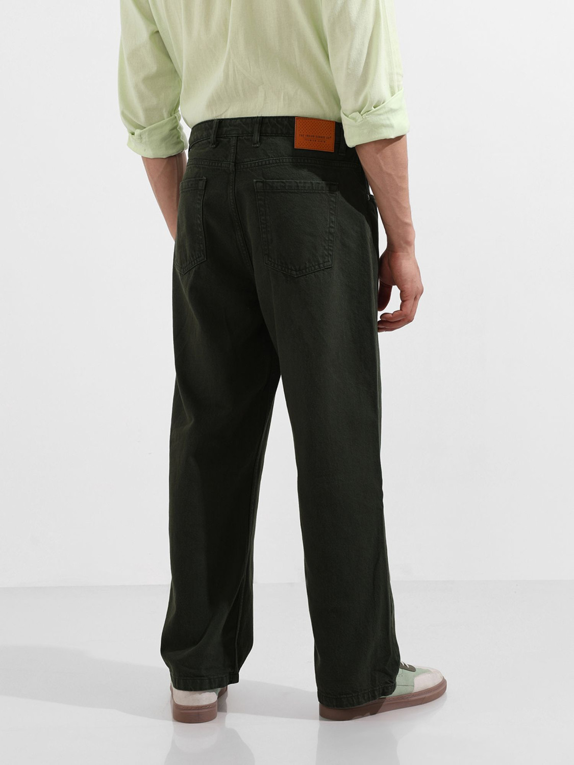 Image of The Indian Garage Co. Relaxed Fit Men Green Jeans