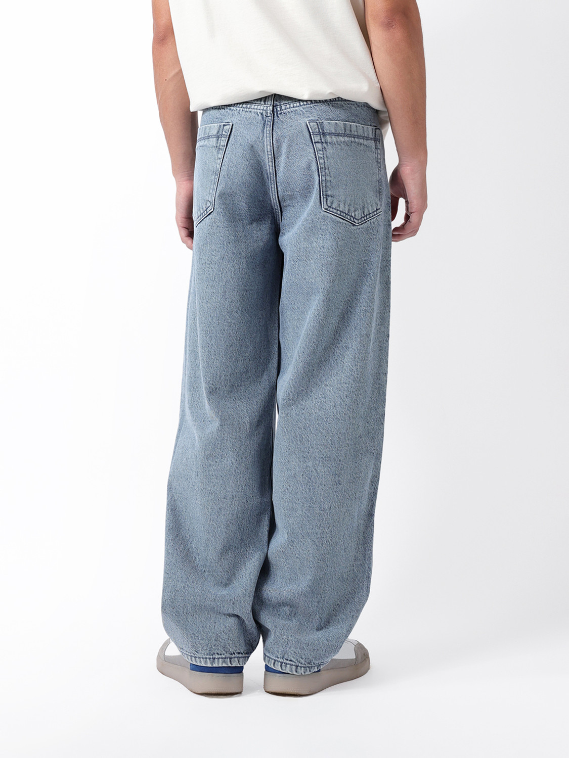 Image of THE BEAR HOUSE Baggy Fit Men Blue Jeans