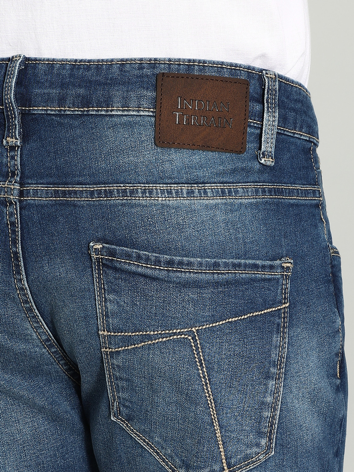Image of INDIAN TERRAIN Tapered Fit Men Blue Jeans