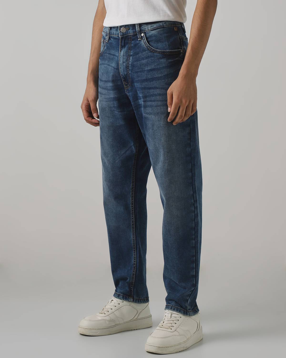 MUFTI Relaxed Fit Men Blue Jeans - Image 2