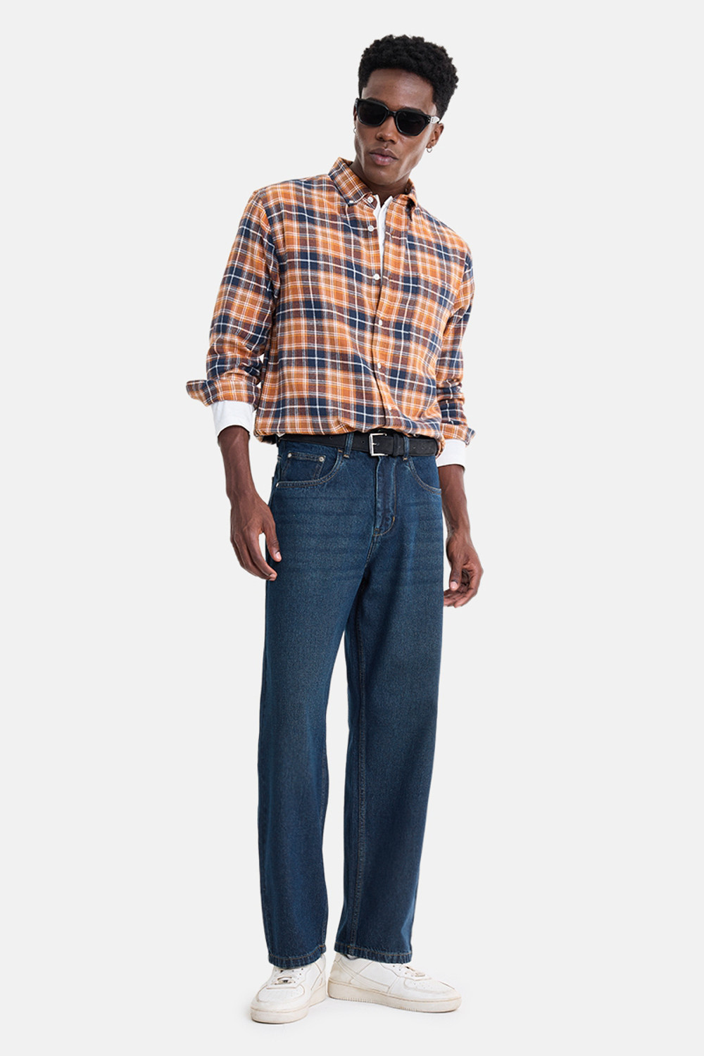 Image of Snitch Men Relaxed Fit Mid Rise Blue Jeans