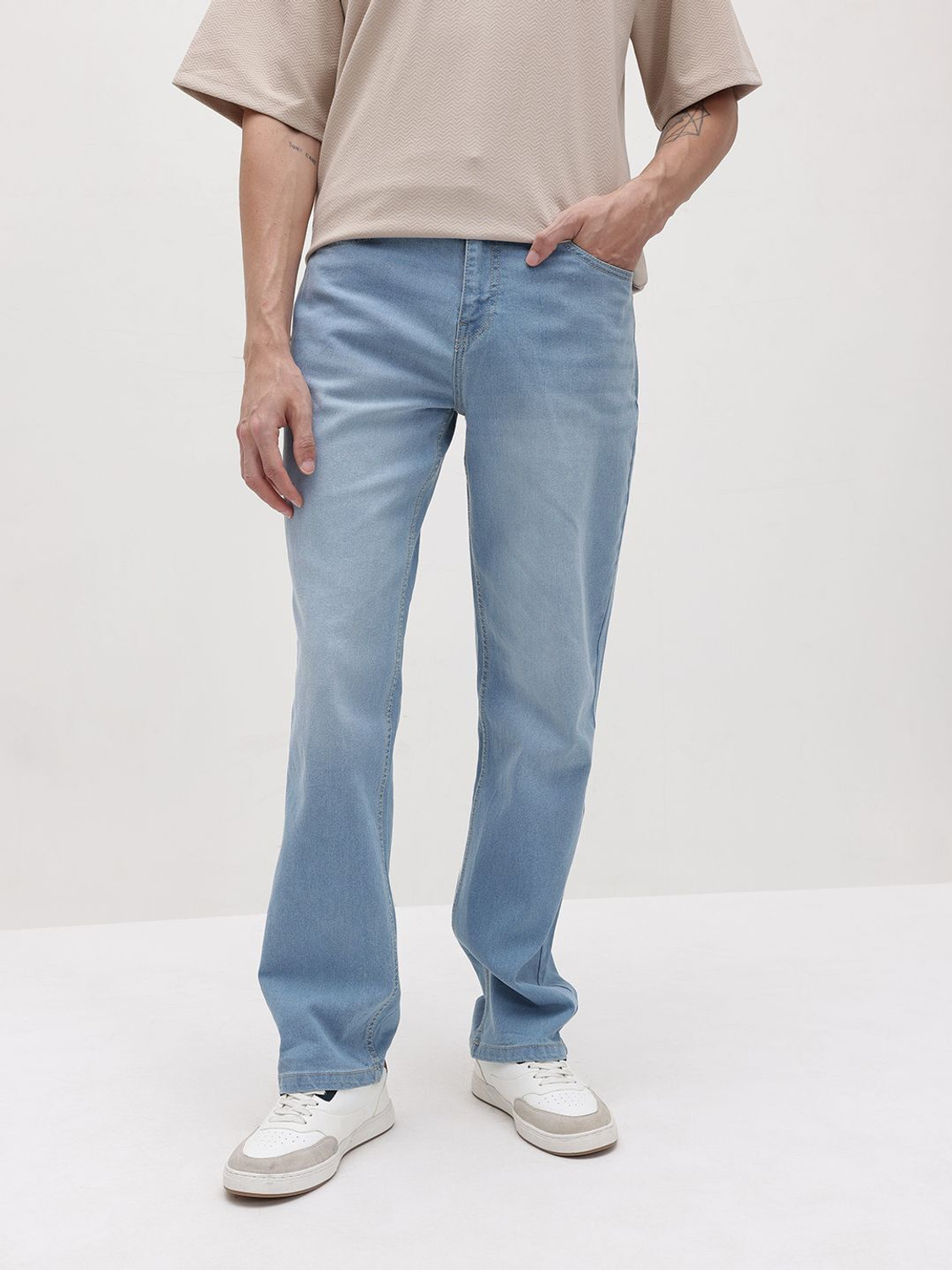 Image of Roadster Straight Fit Men Blue Jeans