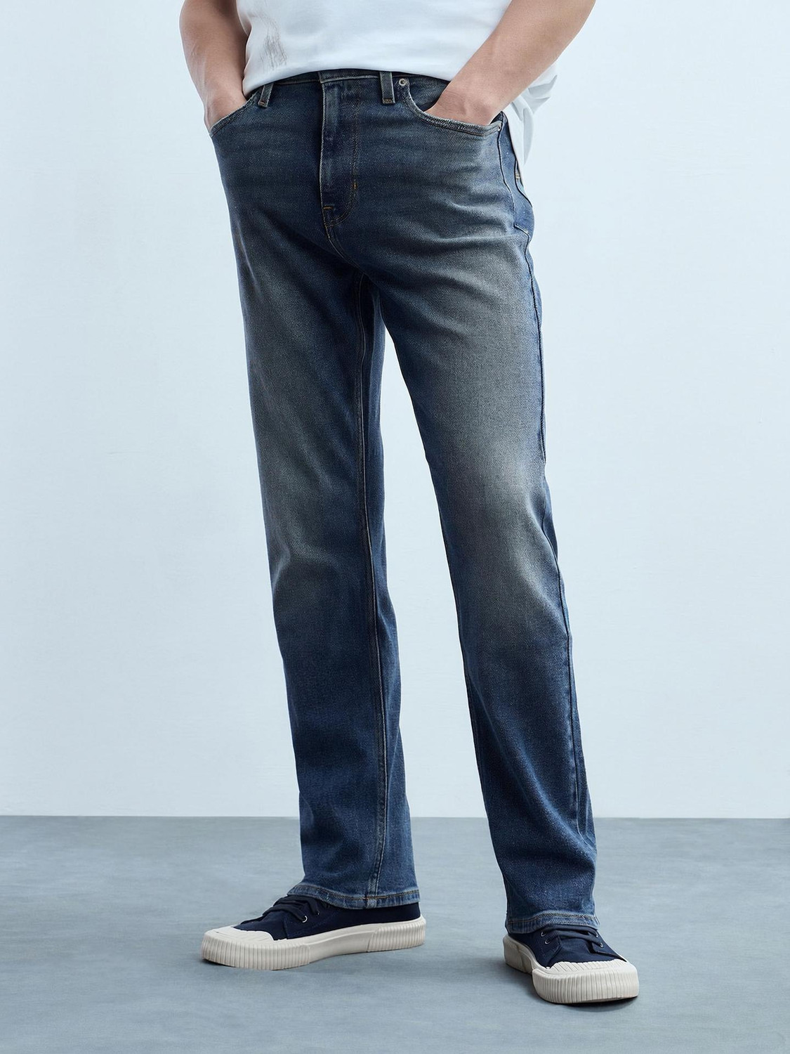 Image of FLYING MACHINE Straight Fit Men Blue Jeans