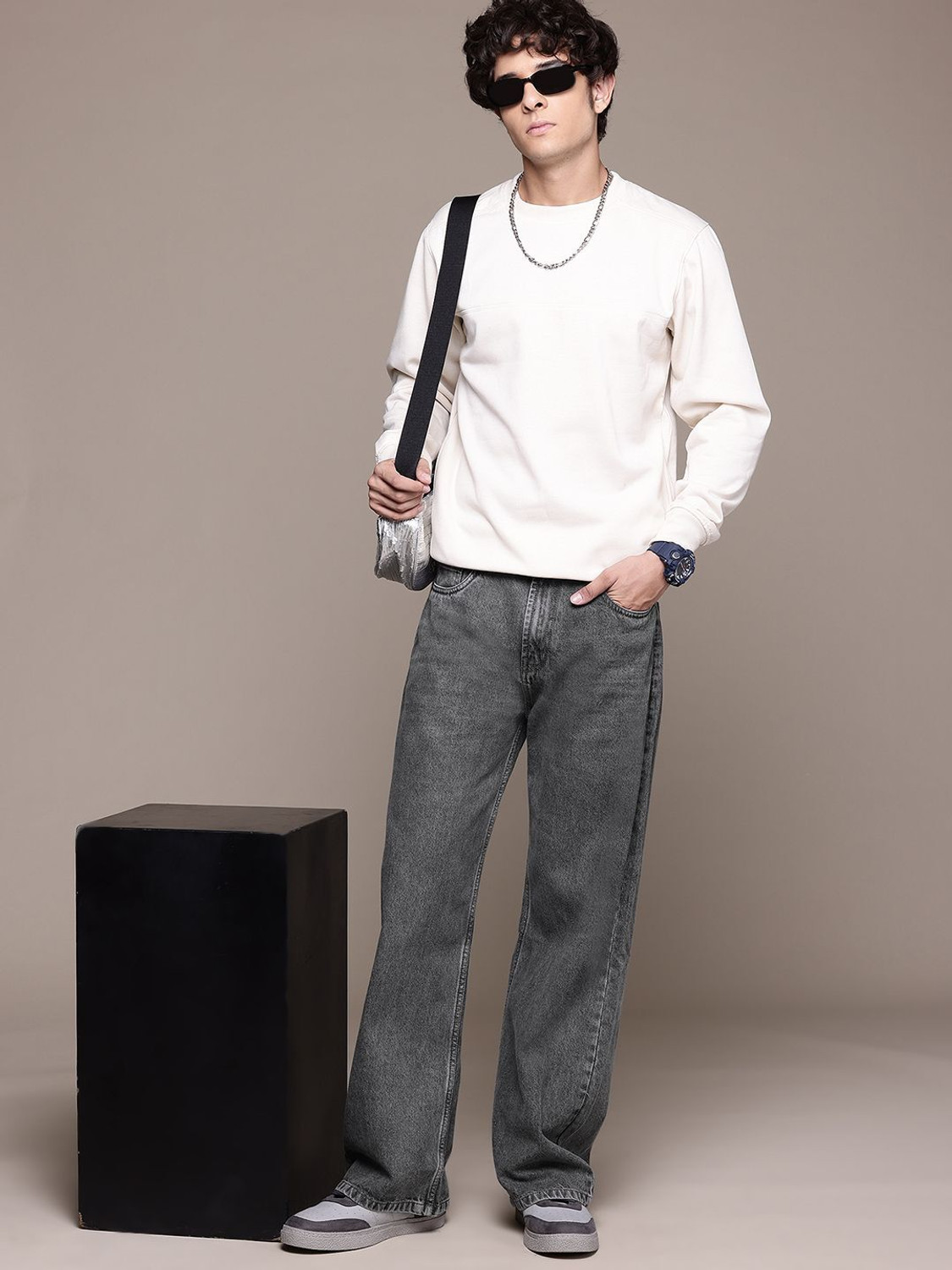 Image of Roadster Relaxed Fit Men Grey Jeans