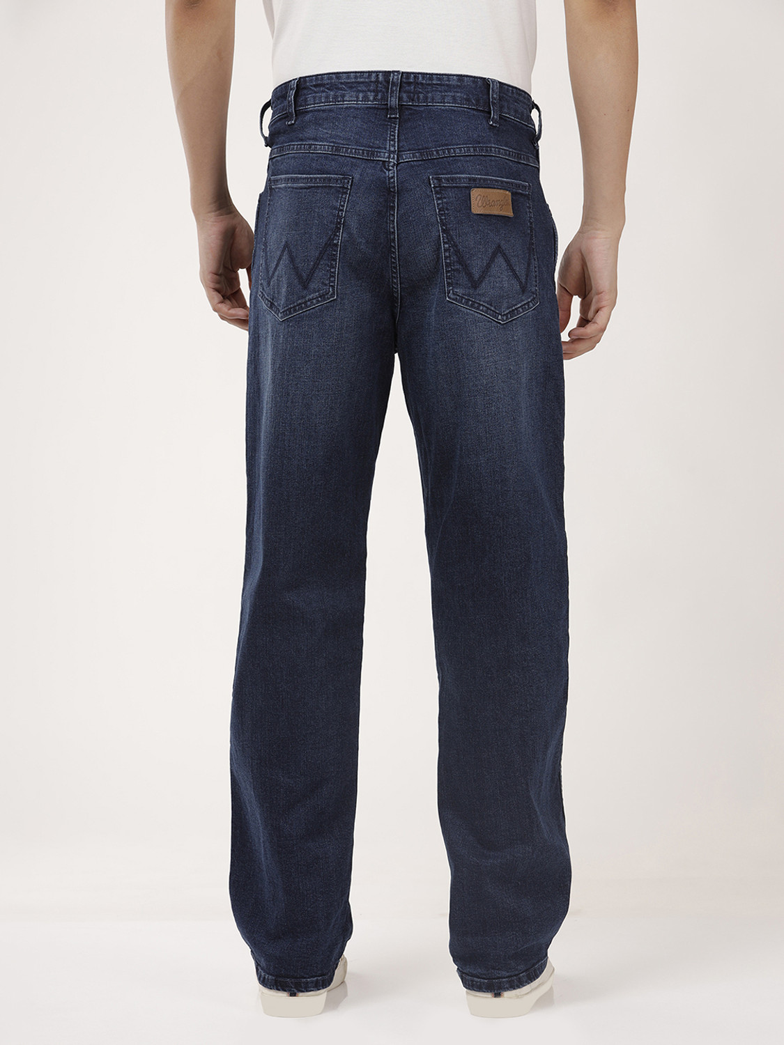 Image of Wrangler Relaxed Fit Men Blue Jeans