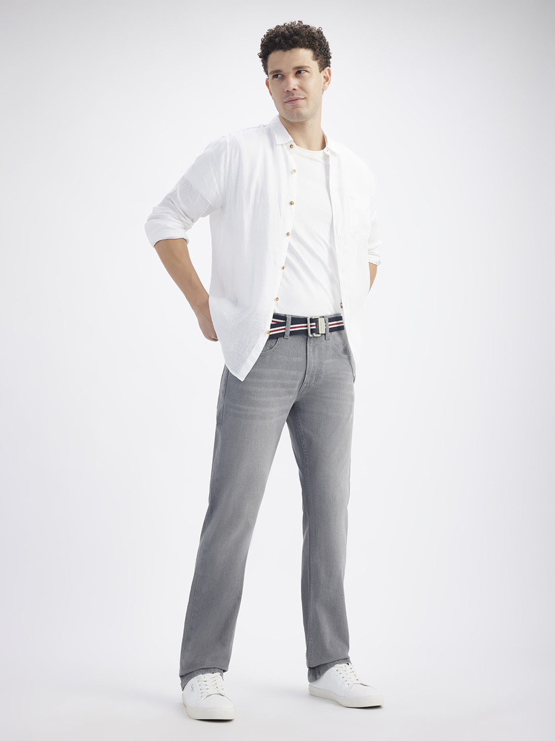 Image of Pepe Jeans Men Straight Fit Mid Rise Grey Jeans