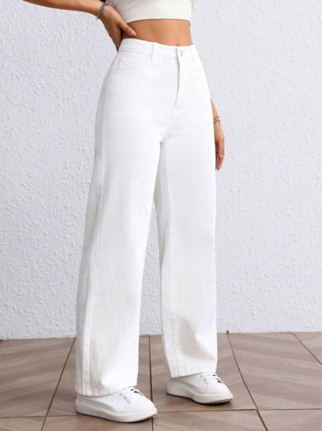 Image of BEN MARTIN Loose Fit Women White Jeans