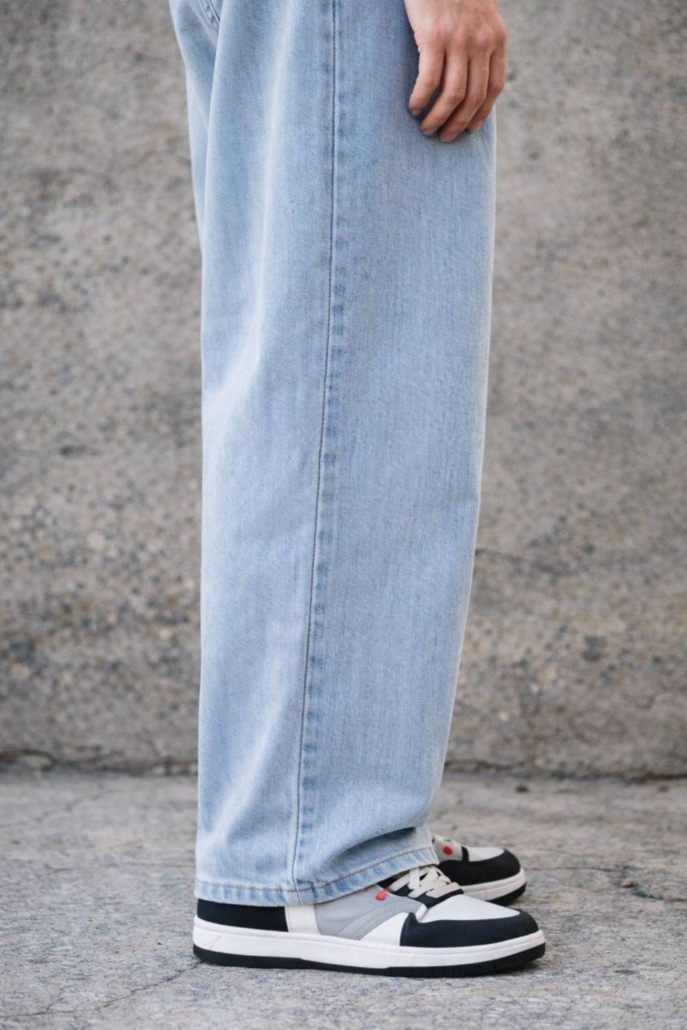 DAIME Loose Fit Men Light Blue Jeans - Image 4