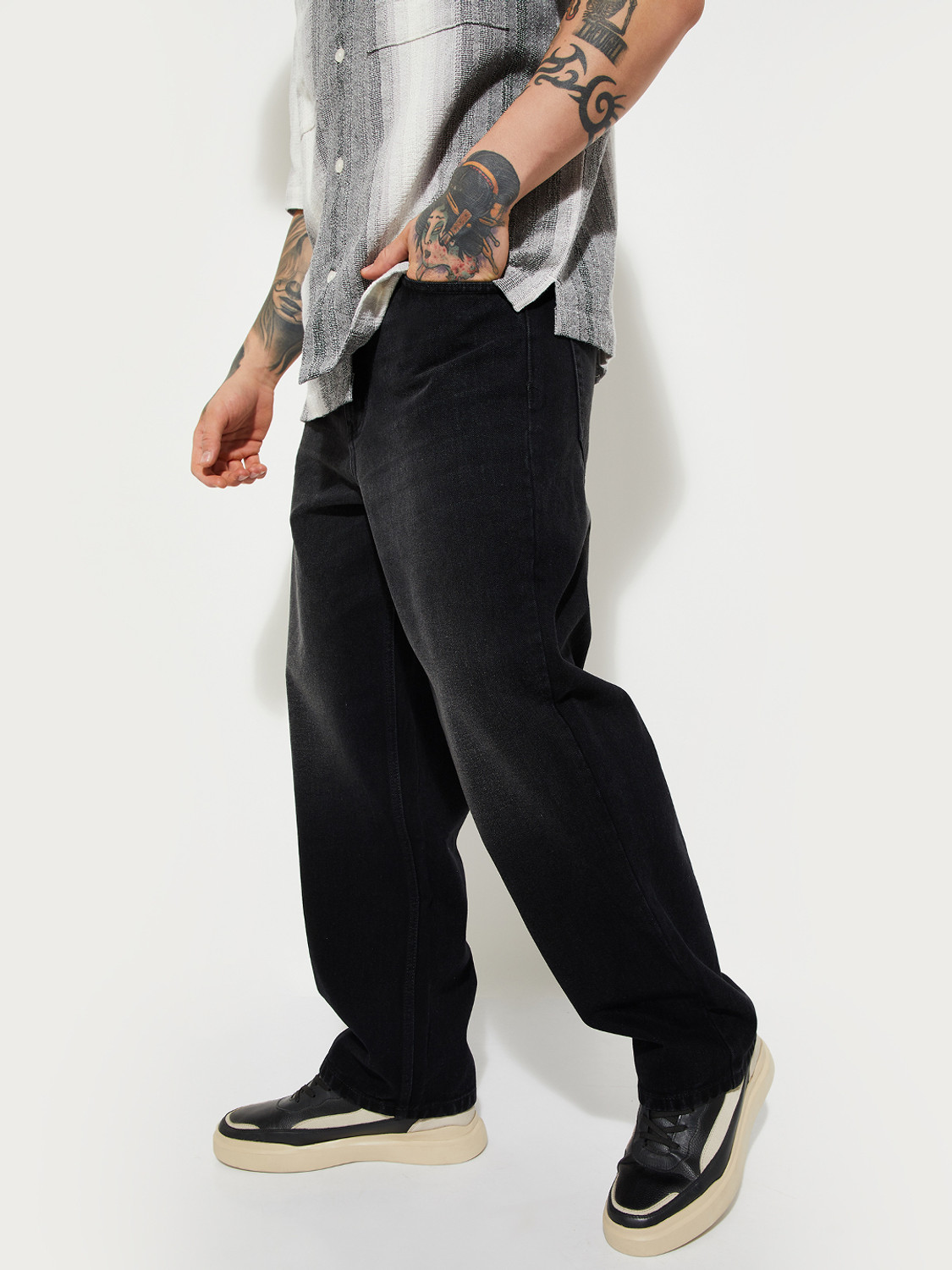 Image of MAX Regular Men Black Jeans