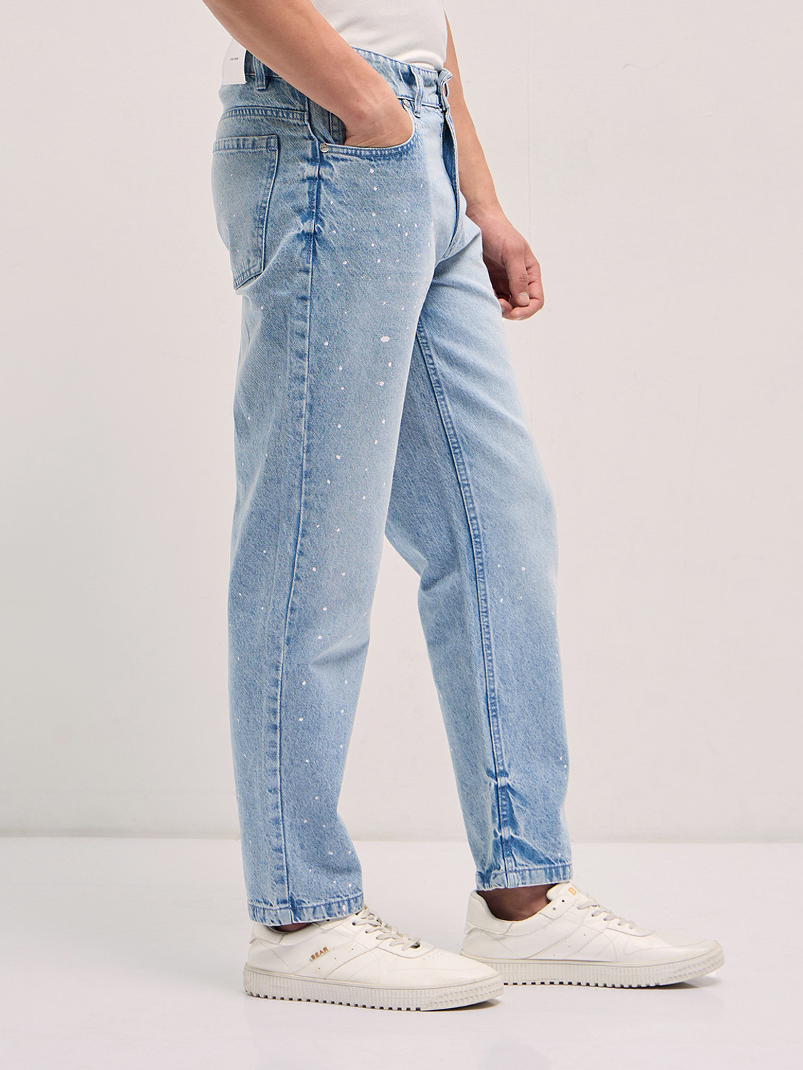 Image of THE BEAR HOUSE Straight Fit Men Light Blue Jeans