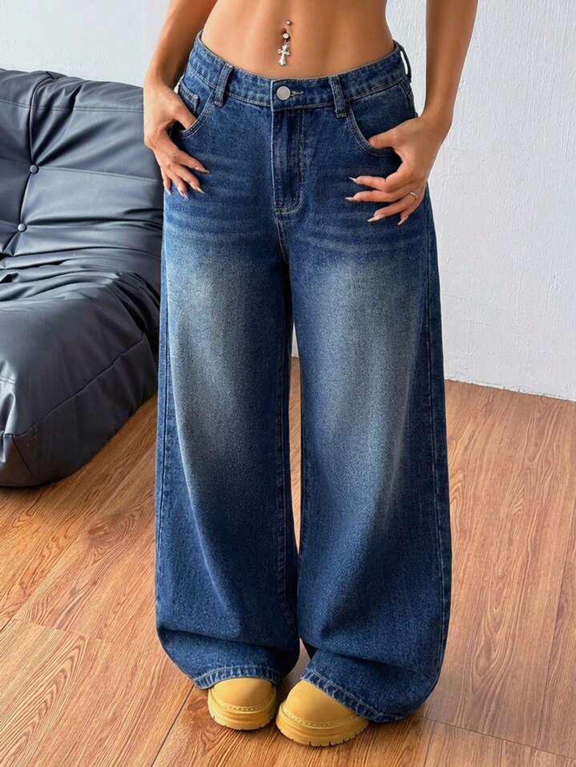 Image of HUNTER & HAYES Baggy Fit Women Dark Blue Jeans