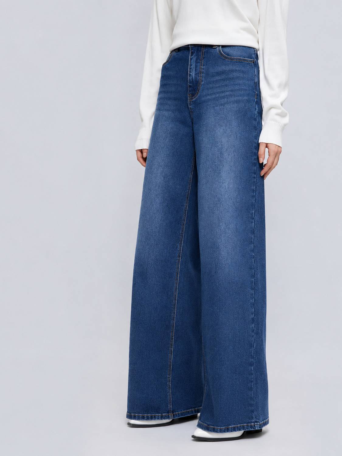 AAV2 Wide Leg Blue Jeans for Women - Image 1