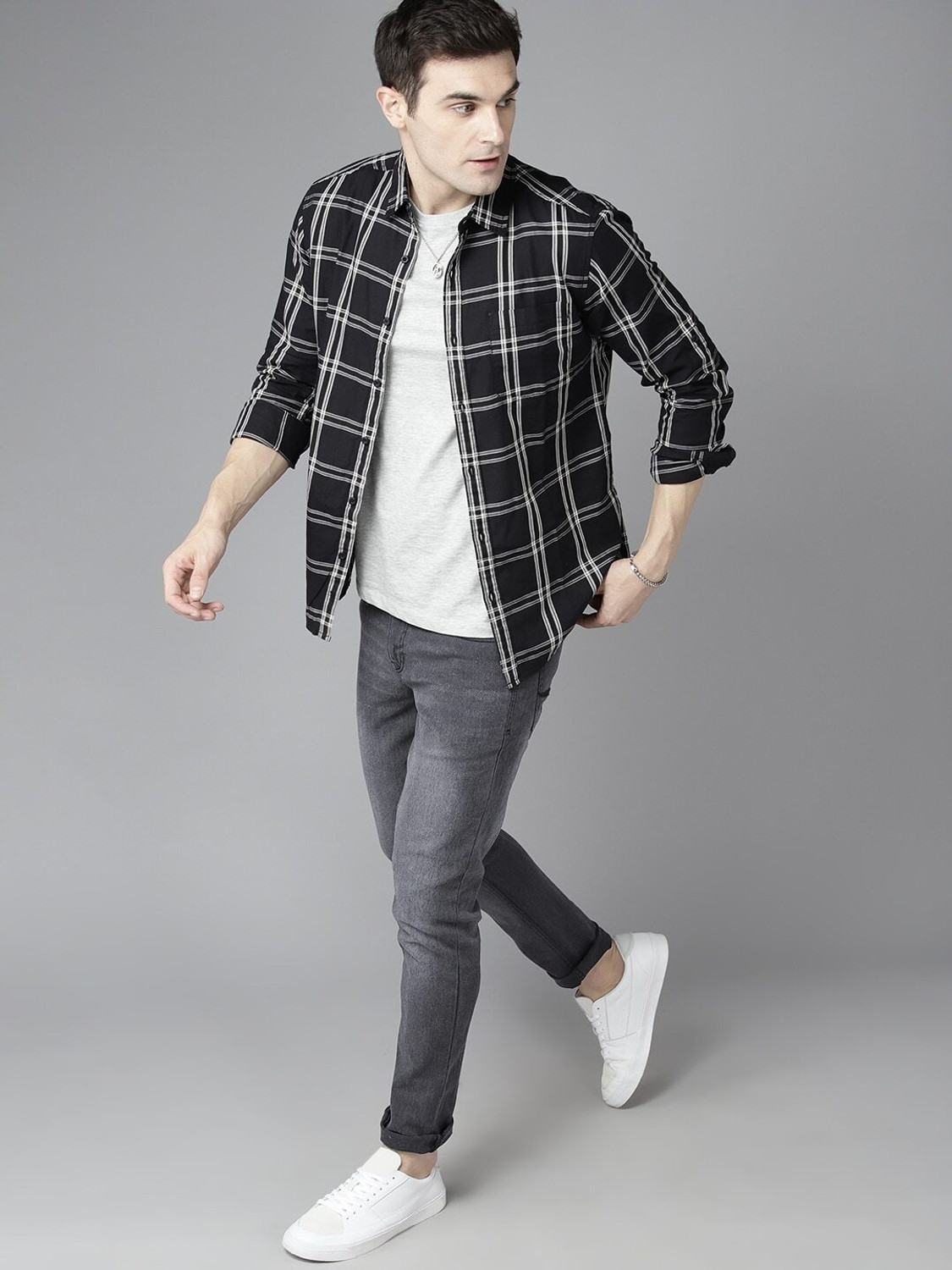Image of Roadster Tapered Fit Men Black Jeans