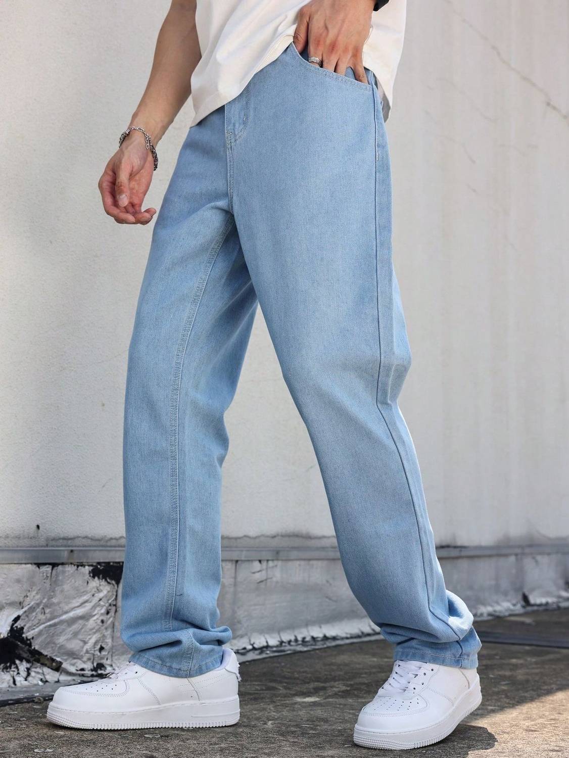 HOC Men Straight Fit Mid Rise Light Blue Jeans