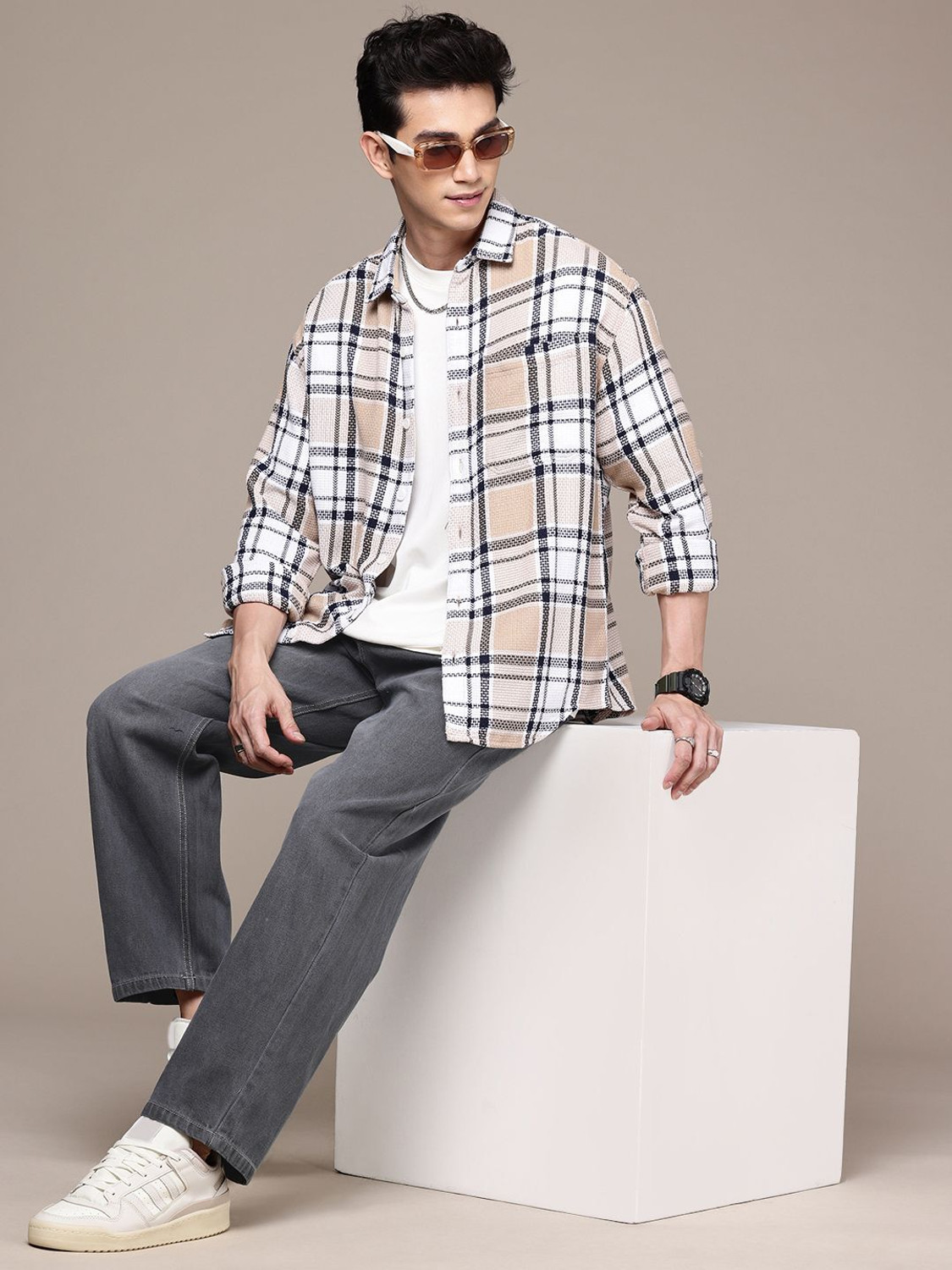 Image of WROGN Relaxed Fit Men Grey Jeans