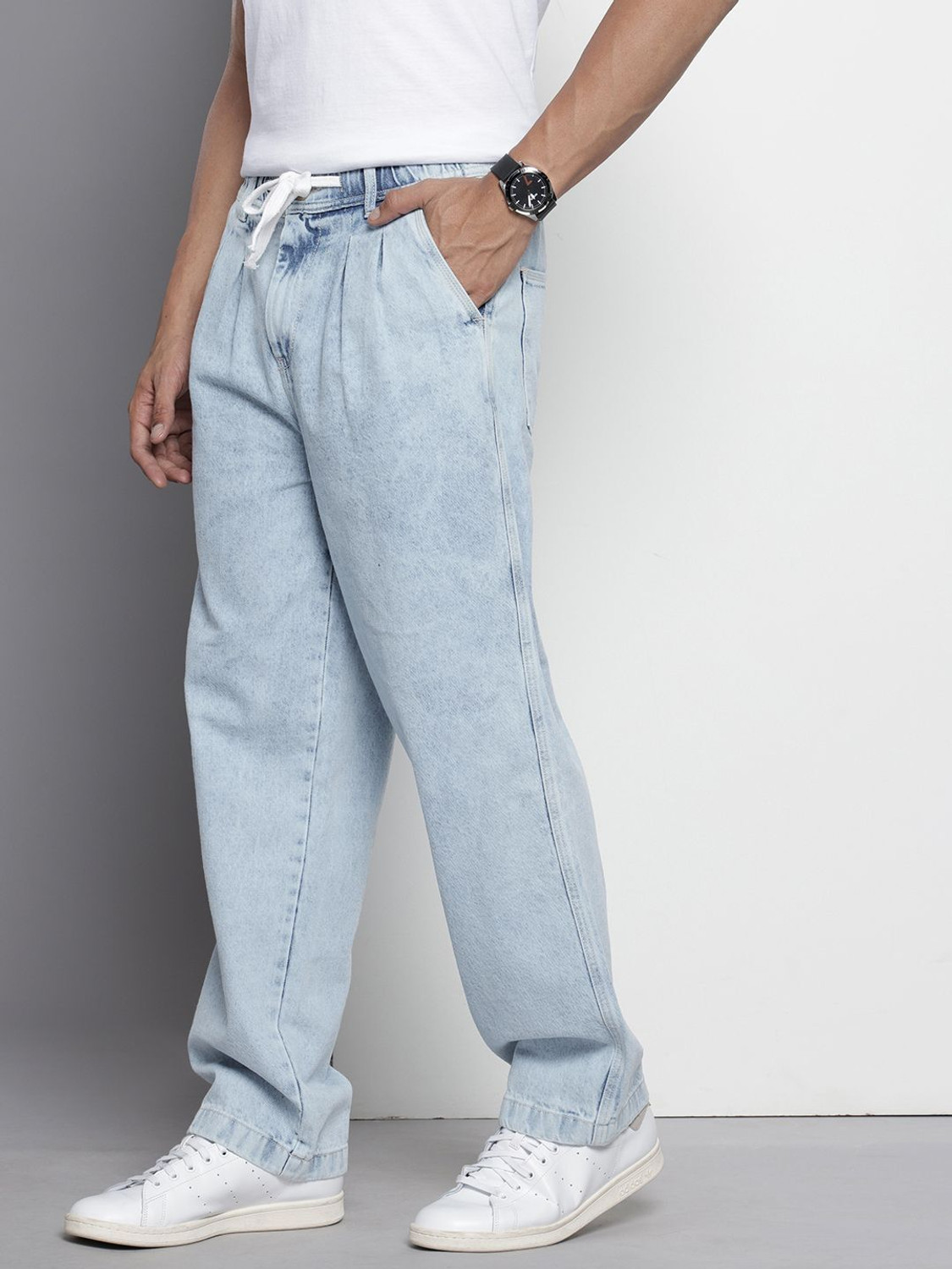 Image of The Indian Garage Co. Relaxed Fit Men Blue Jeans