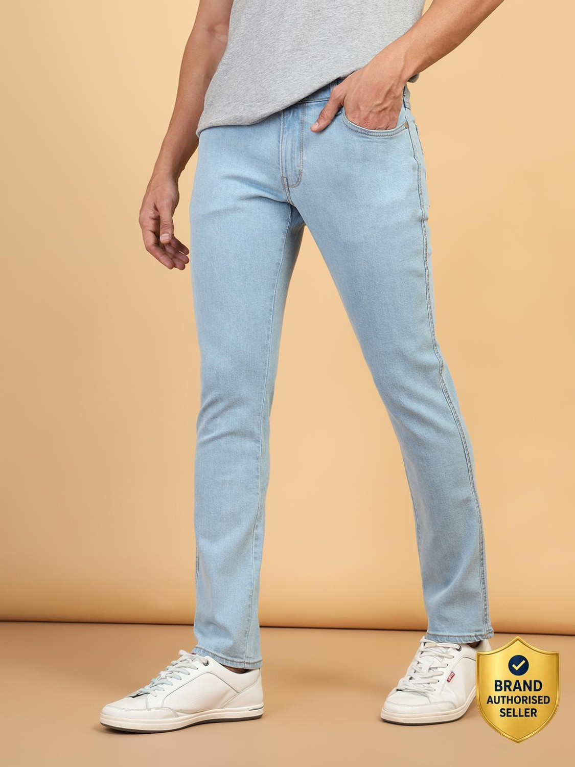 Image of Wrangler Slim Men Light Blue Jeans