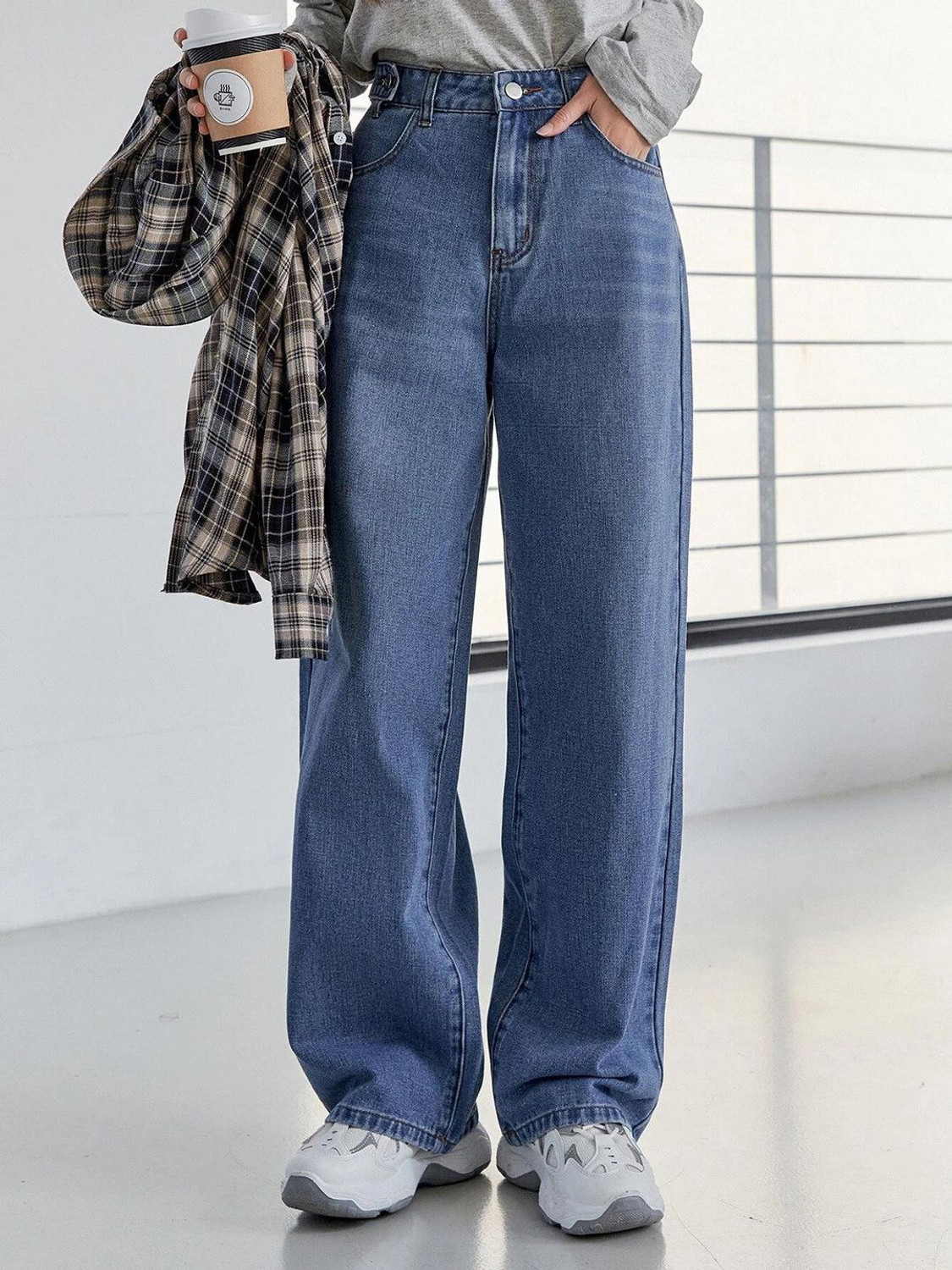 Image of KOTTY Loose Fit Women Blue Jeans