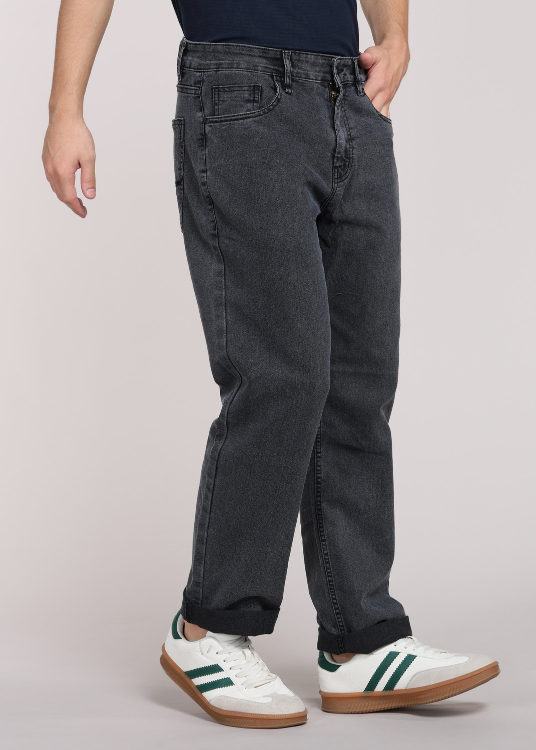 Image of Roadster Men Straight Fit Mid Rise Black Jeans