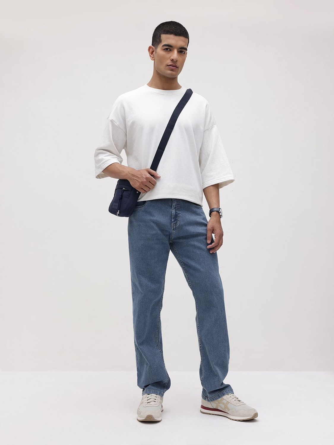 Image of Roadster Straight Fit Men Blue Jeans